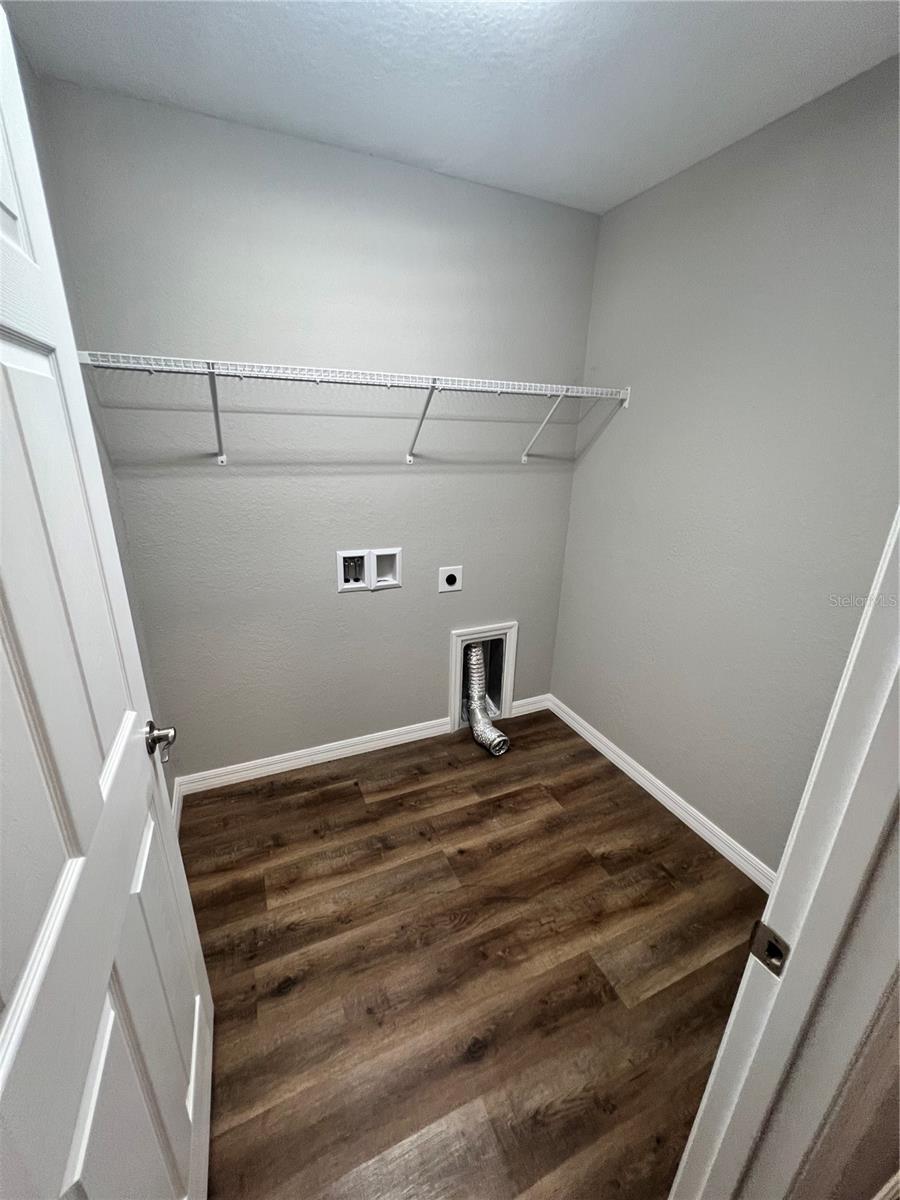 Image 25 of 36 For 25048 Estrada Circle