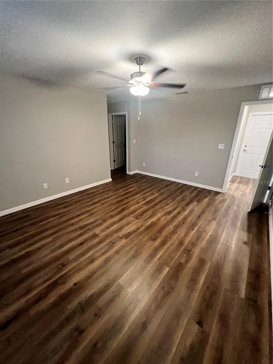 Image 27 of 36 For 25048 Estrada Circle