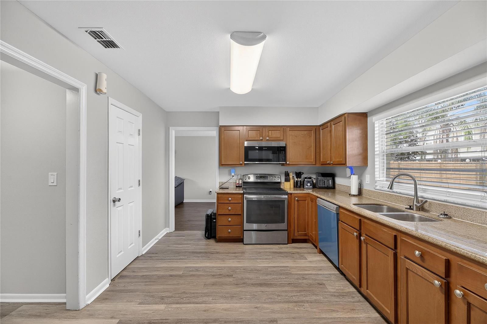 Image 21 of 54 For 3006 Rosebud Lane