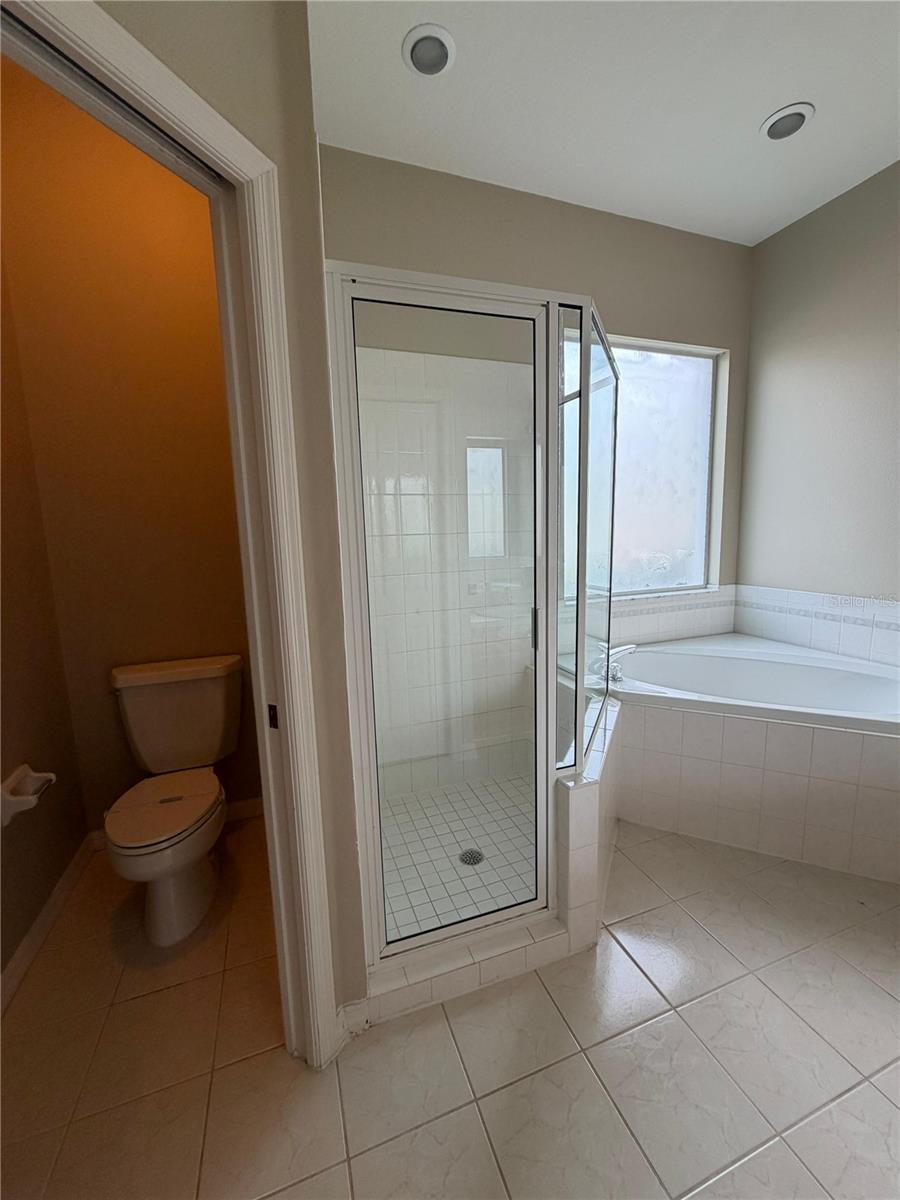 Image 12 of 25 For 10401 Canary Isle Drive