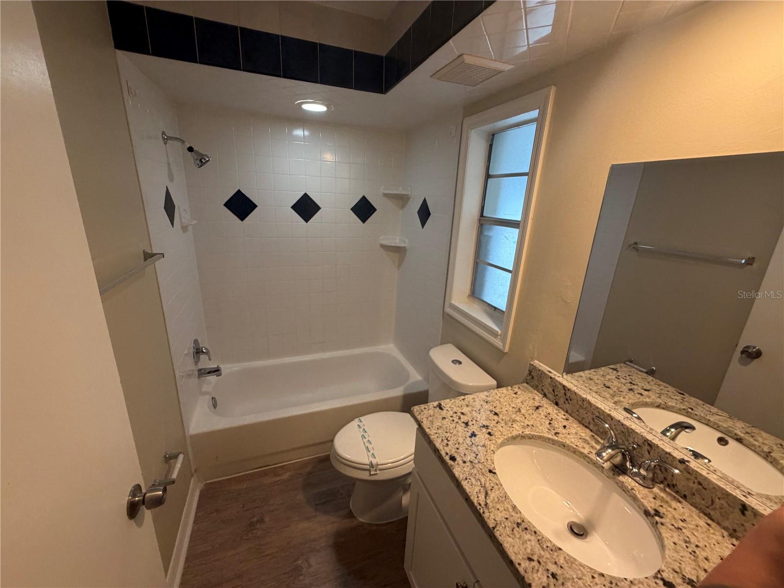 Image 15 of 19 For 1411 Prince Philip Drive