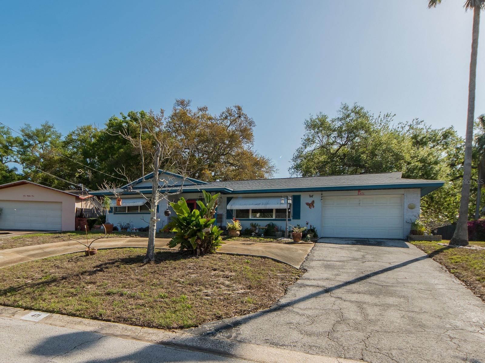 Image 3 of 23 For 471 Sierra Circle E