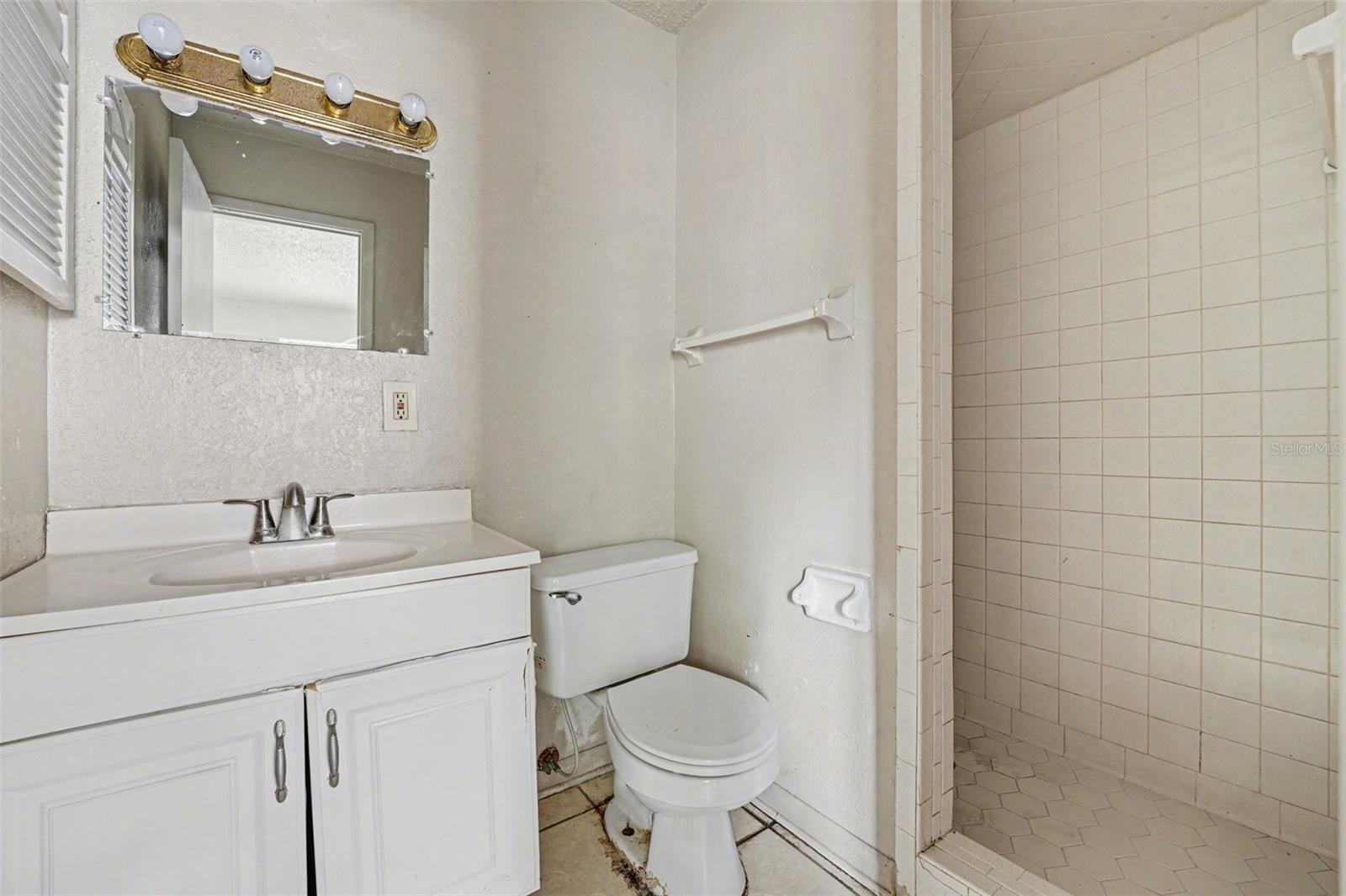 Image 11 of 27 For 611 Limber Lane