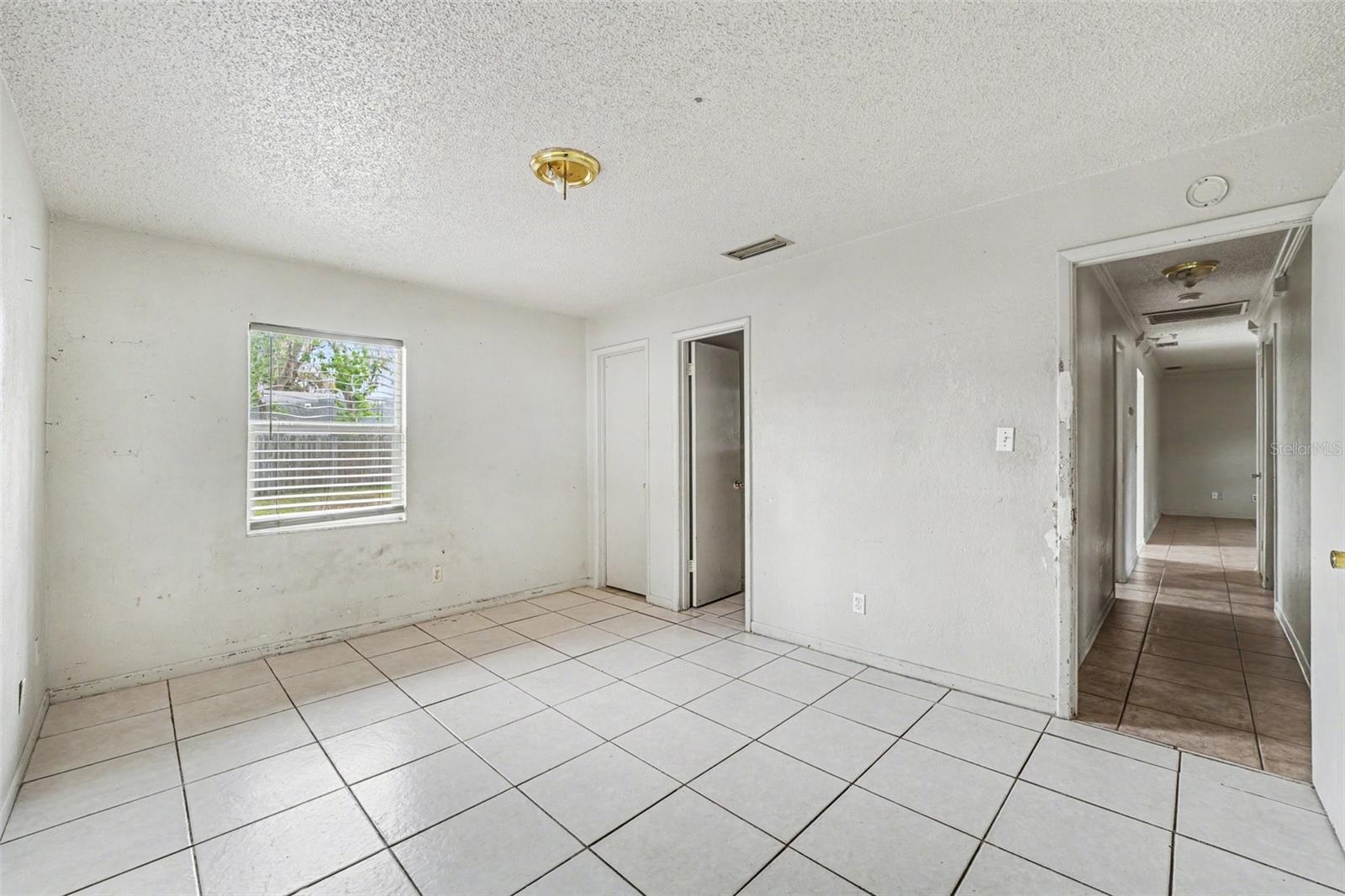 Image 16 of 27 For 611 Limber Lane