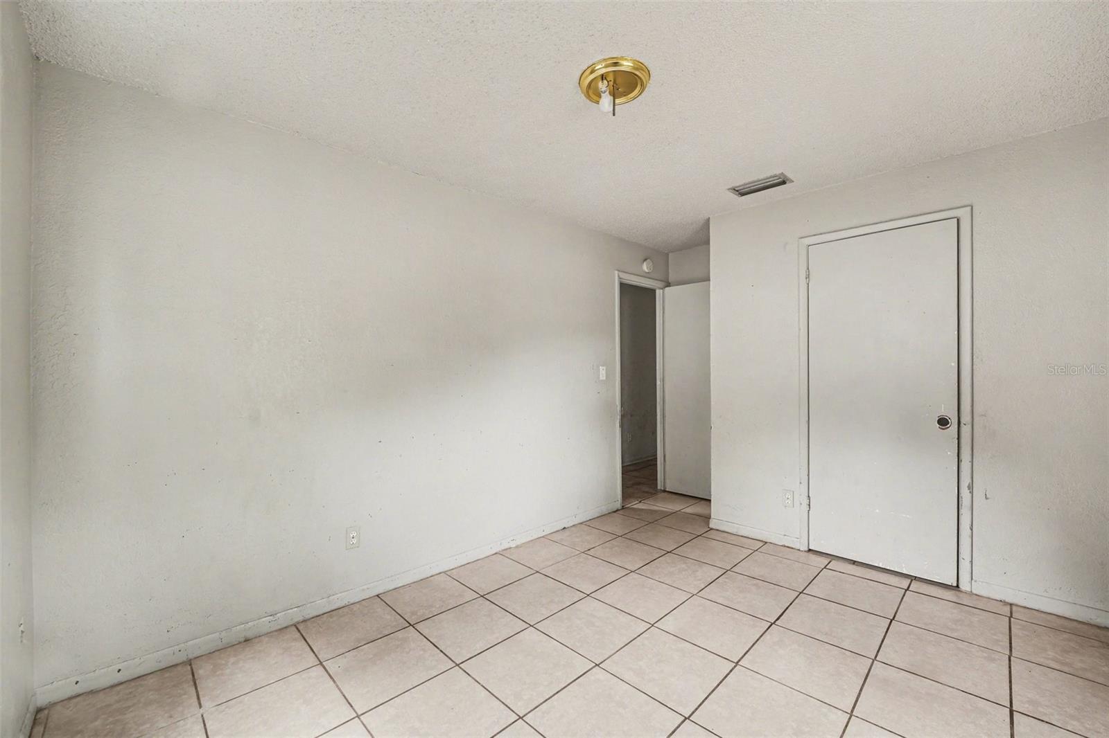 Image 18 of 27 For 611 Limber Lane