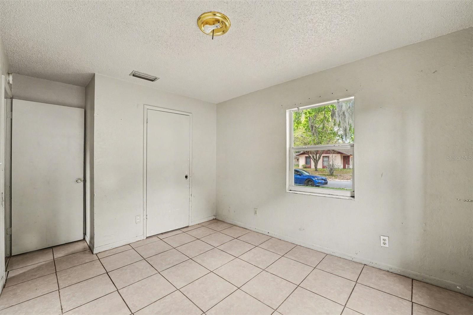 Image 19 of 27 For 611 Limber Lane