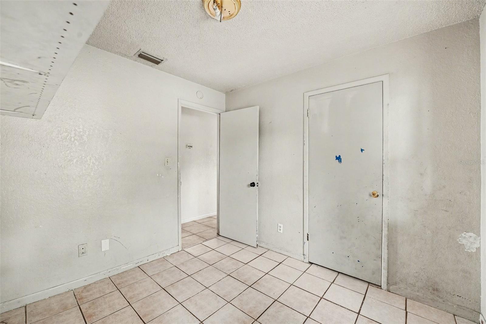 Image 20 of 27 For 611 Limber Lane