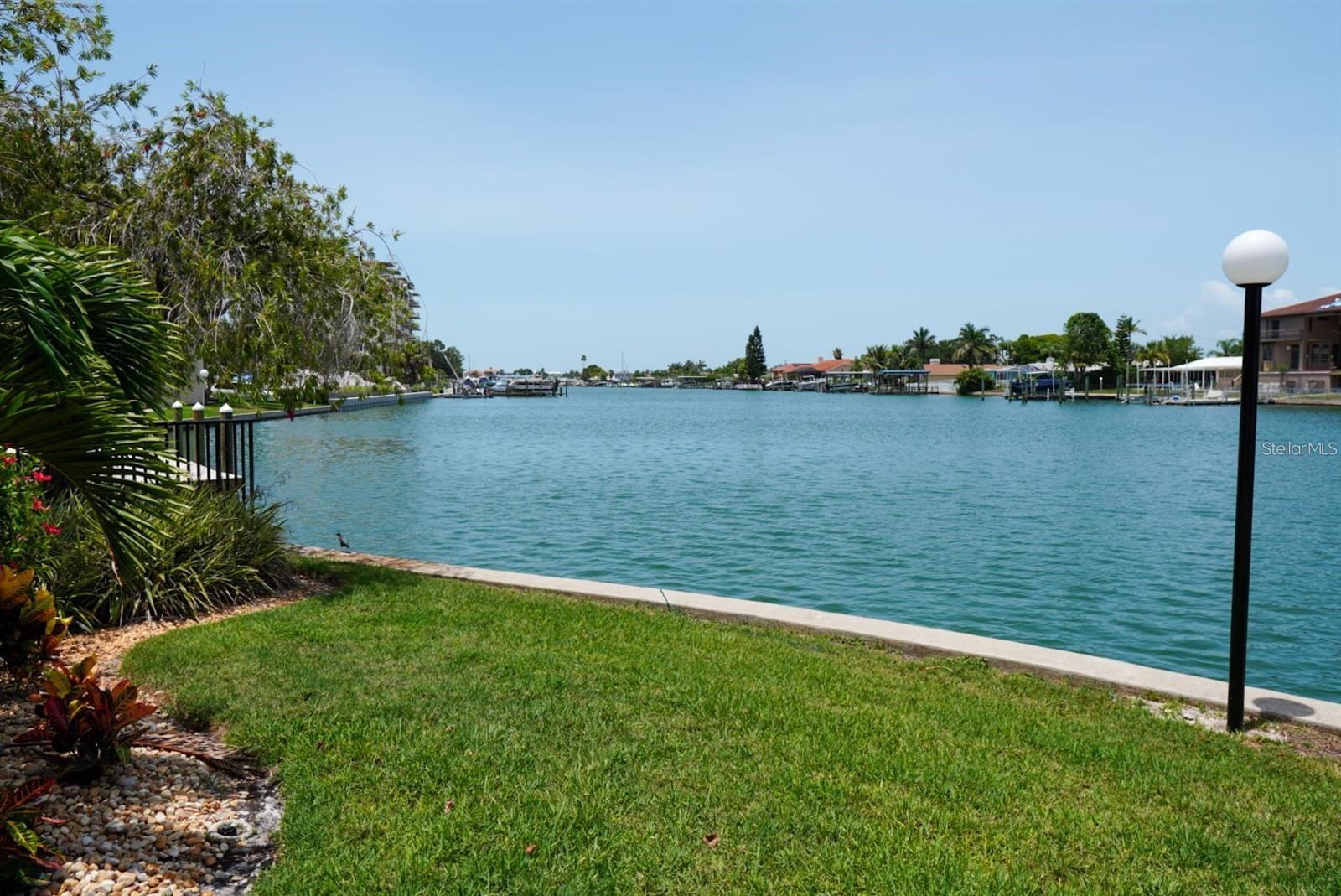 Image 35 of 36 For 105 Island Way 143