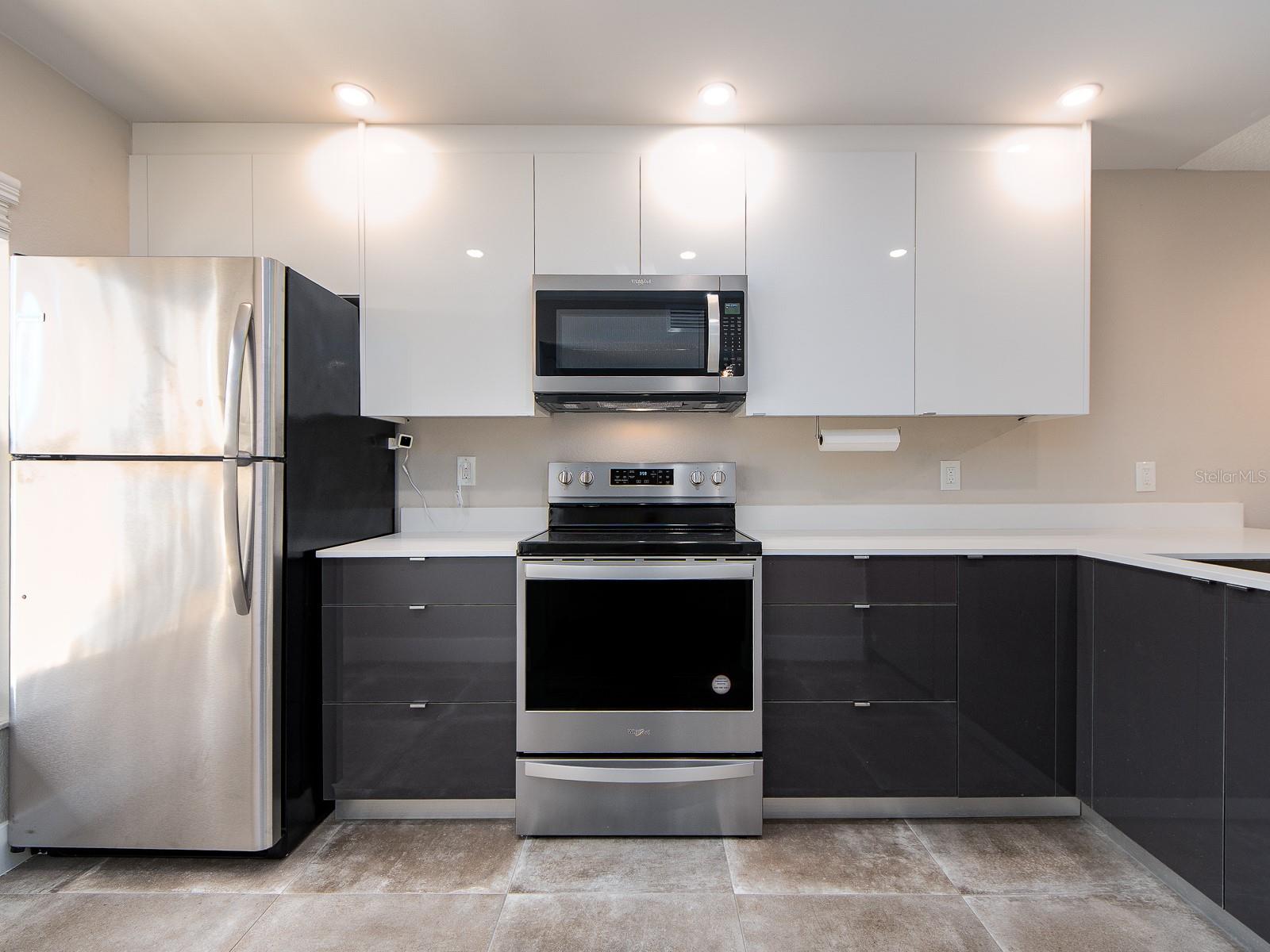 Image 4 of 36 For 105 Island Way 143