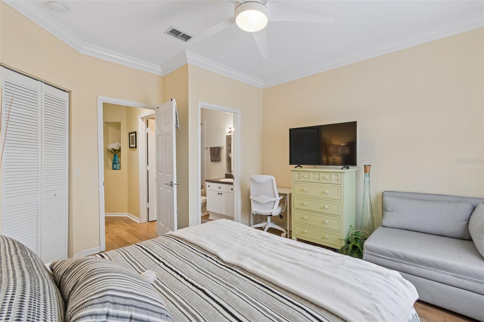 Image 28 of 69 For 2261 Tuscany Trace 102