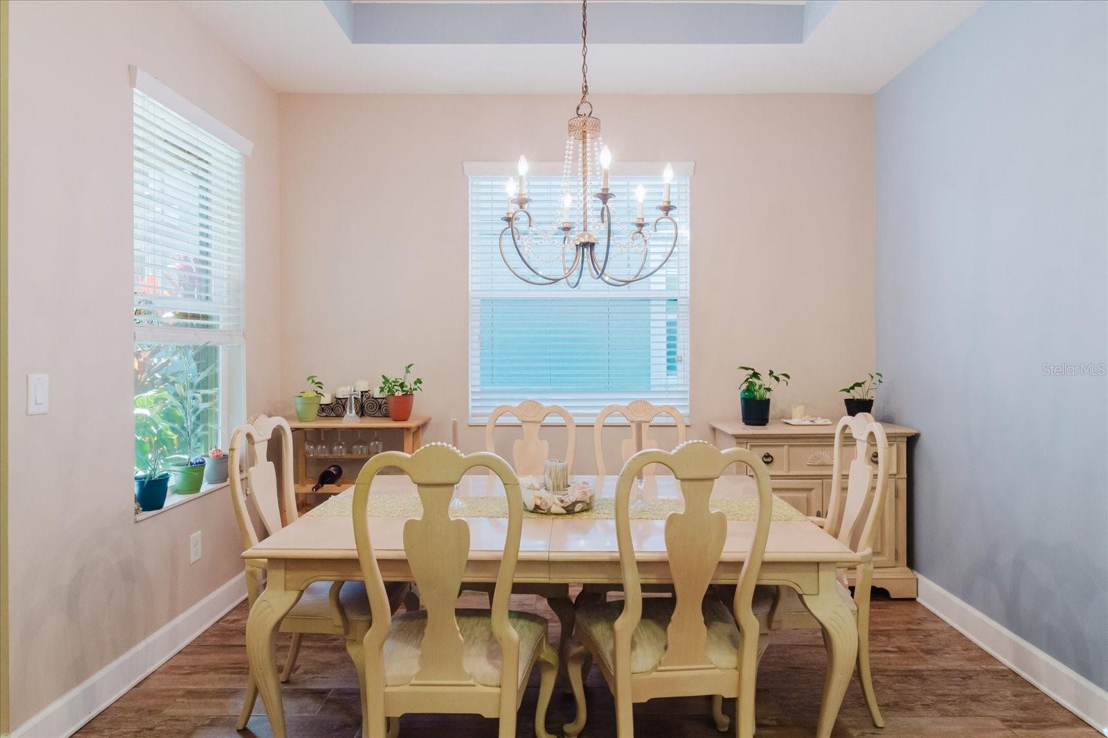 Listing photo id 12 for 6516 Salt Creek Avenue