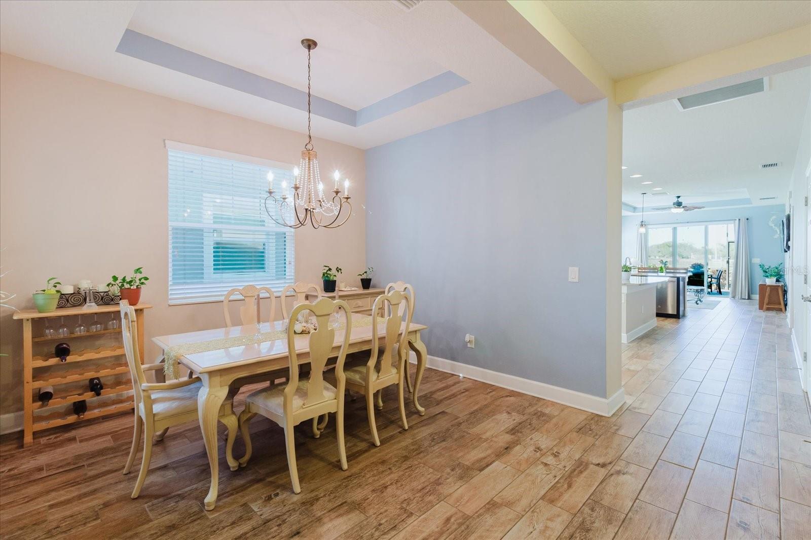 Listing photo id 13 for 6516 Salt Creek Avenue