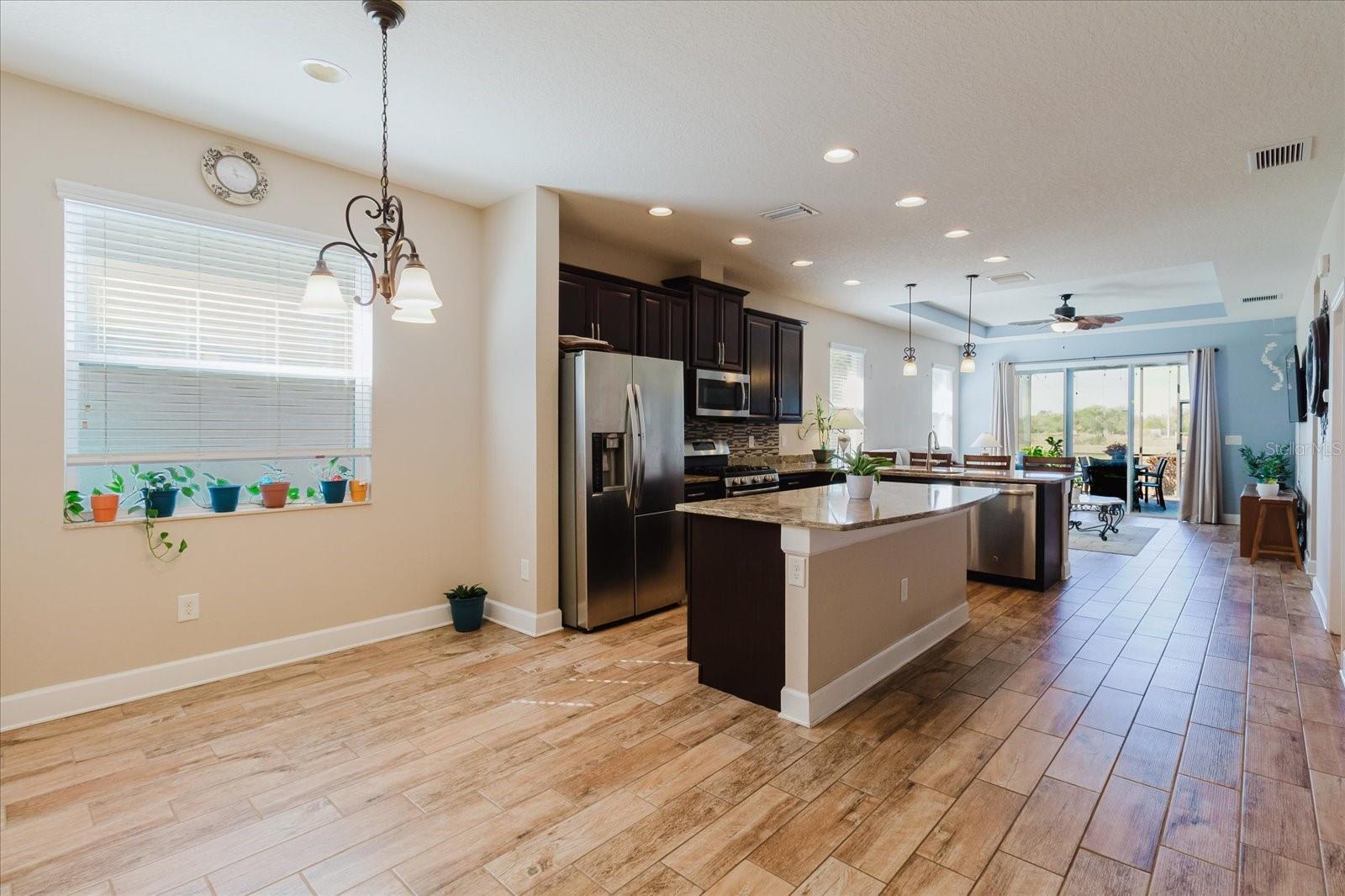 Listing photo id 16 for 6516 Salt Creek Avenue