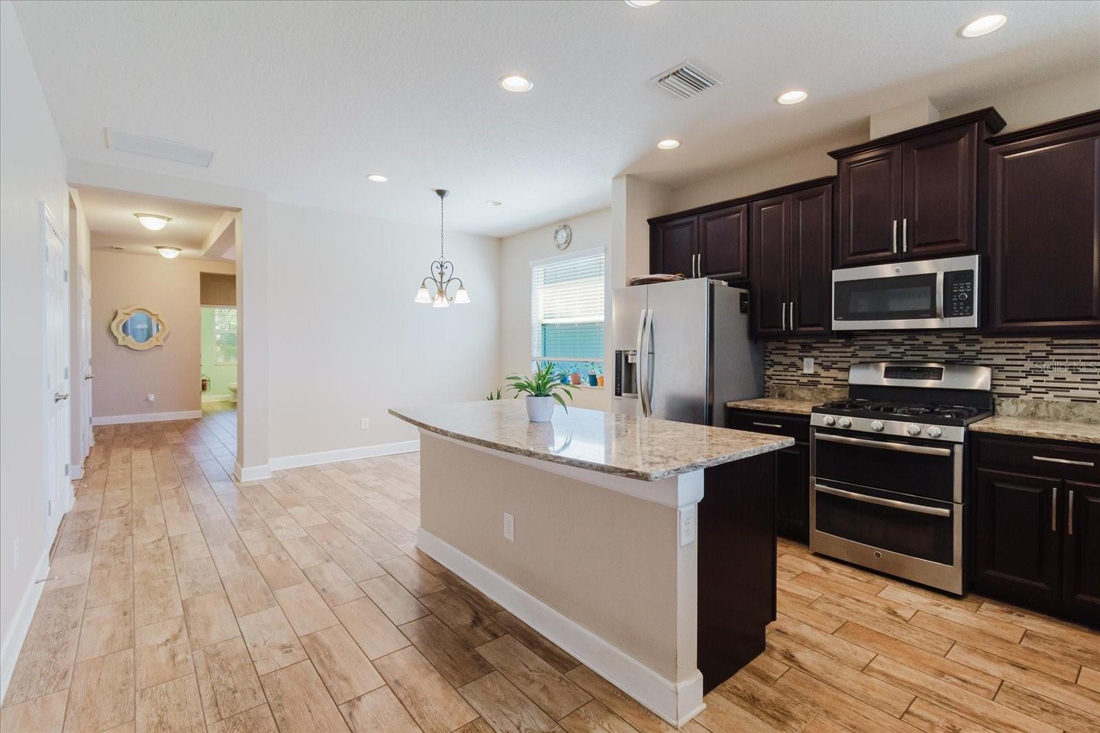 Listing photo id 20 for 6516 Salt Creek Avenue