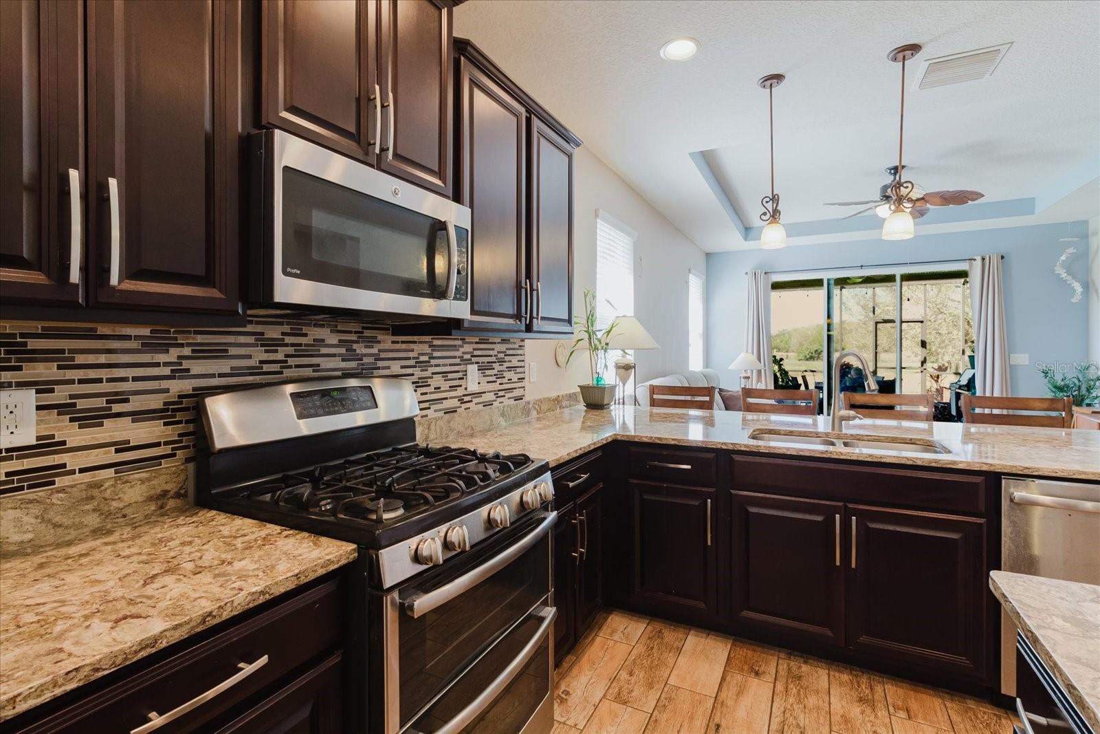 Listing photo id 24 for 6516 Salt Creek Avenue