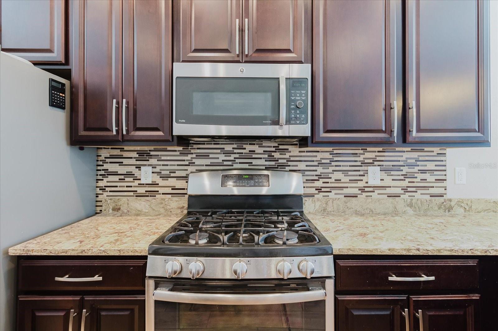 Listing photo id 25 for 6516 Salt Creek Avenue