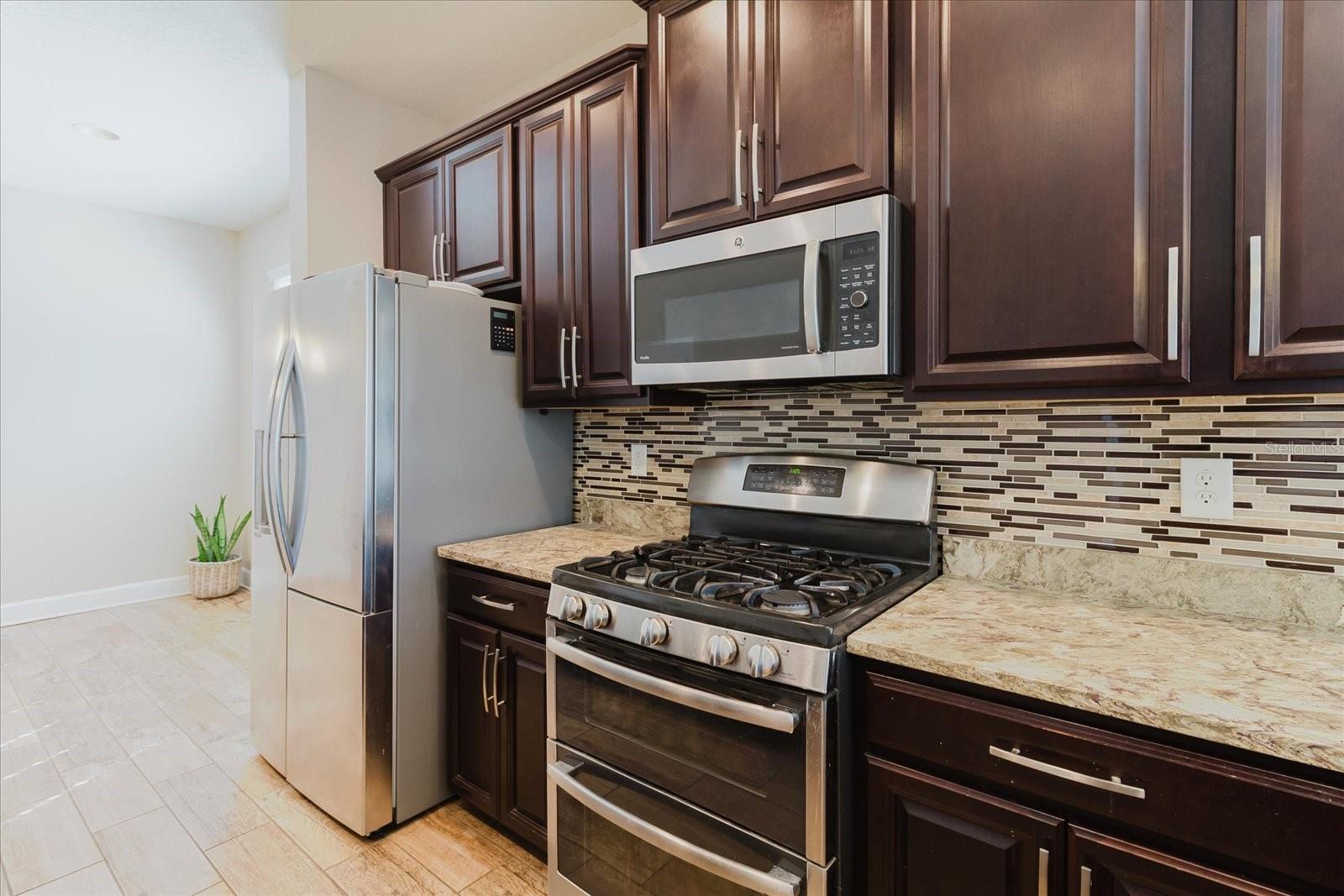 Listing photo id 26 for 6516 Salt Creek Avenue