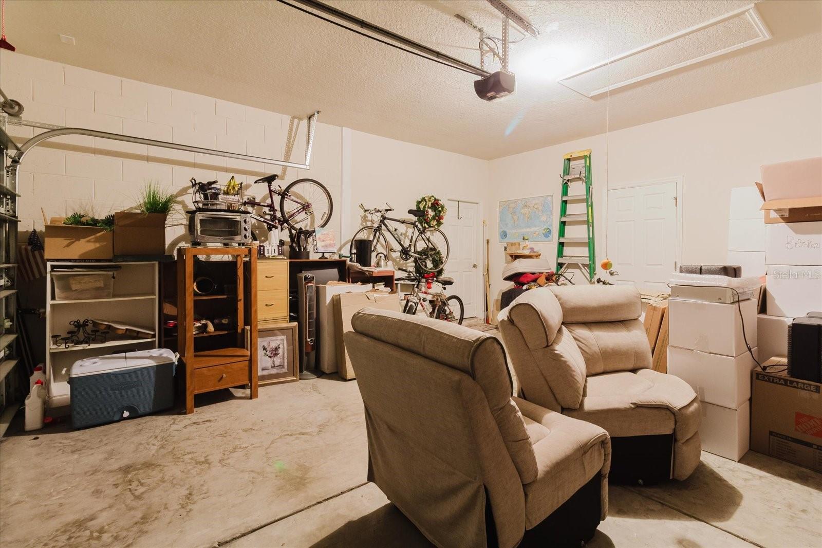 Listing photo id 54 for 6516 Salt Creek Avenue