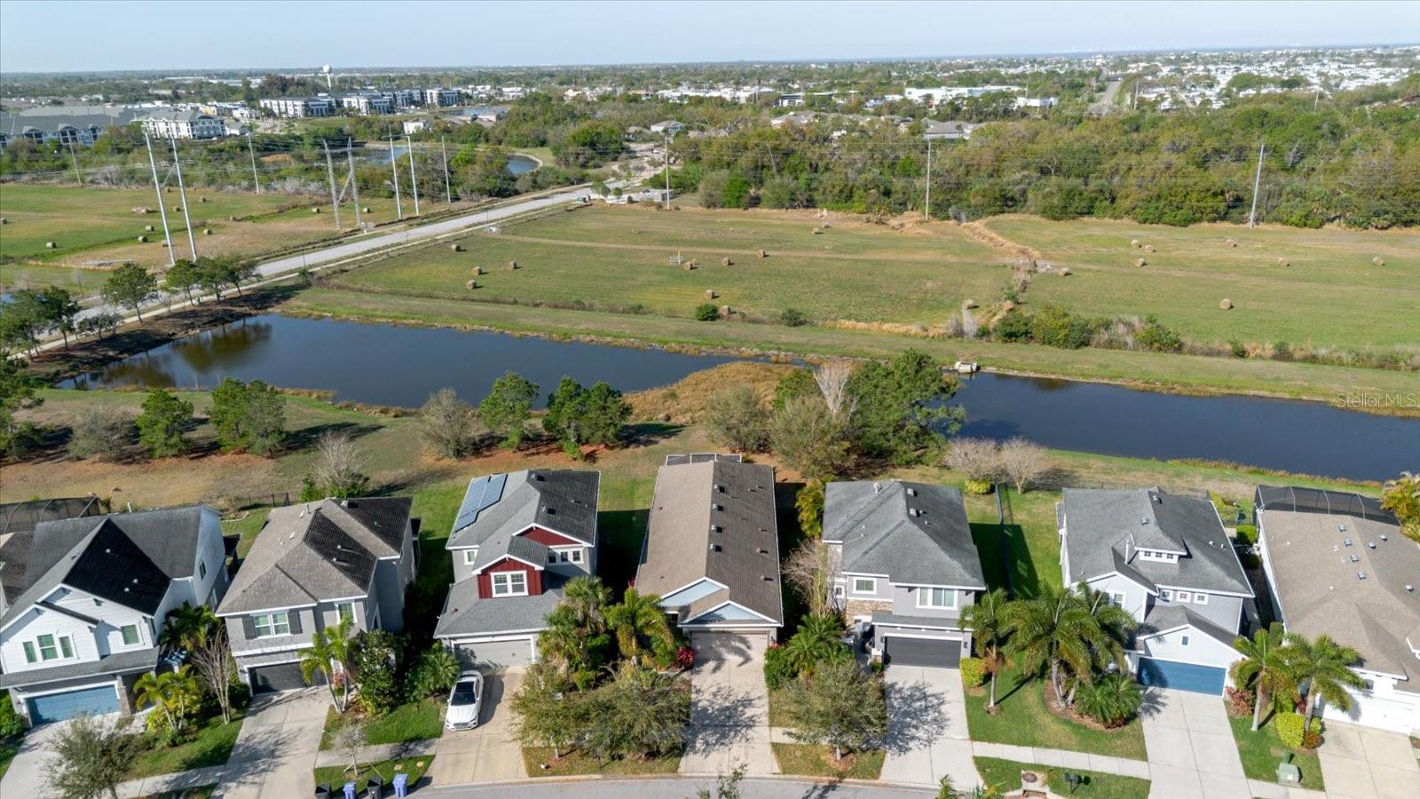 Listing photo id 65 for 6516 Salt Creek Avenue