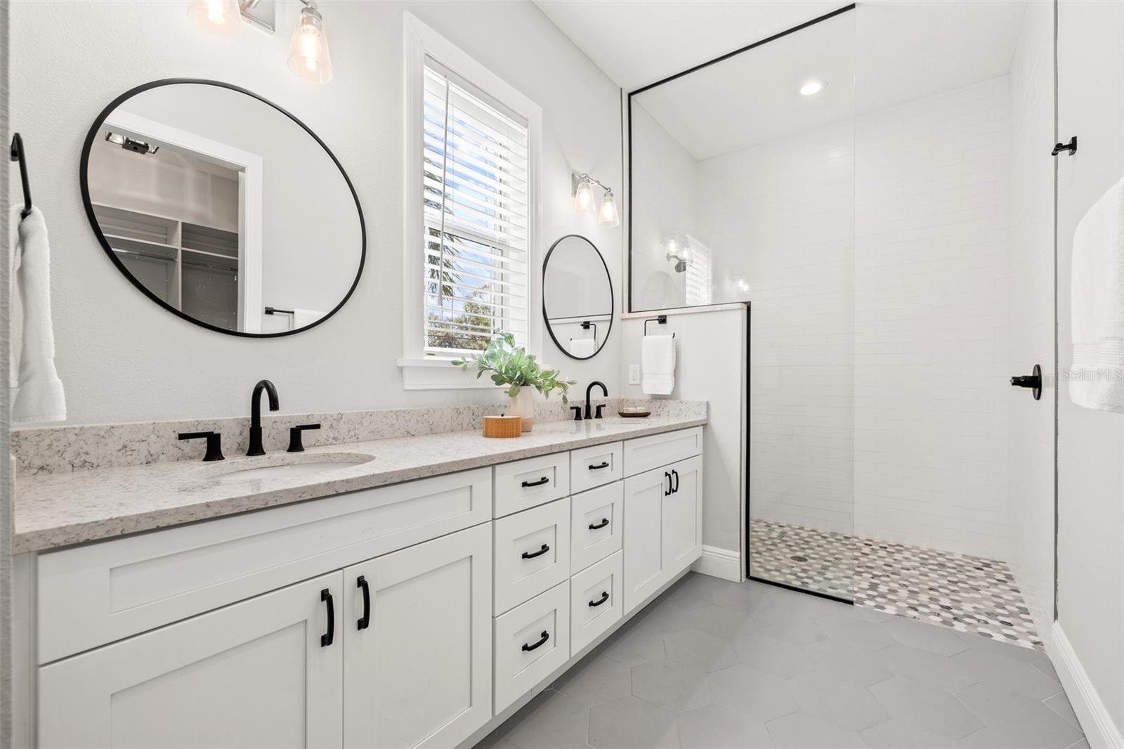 Image 27 of 44 For 445 29th Avenue N