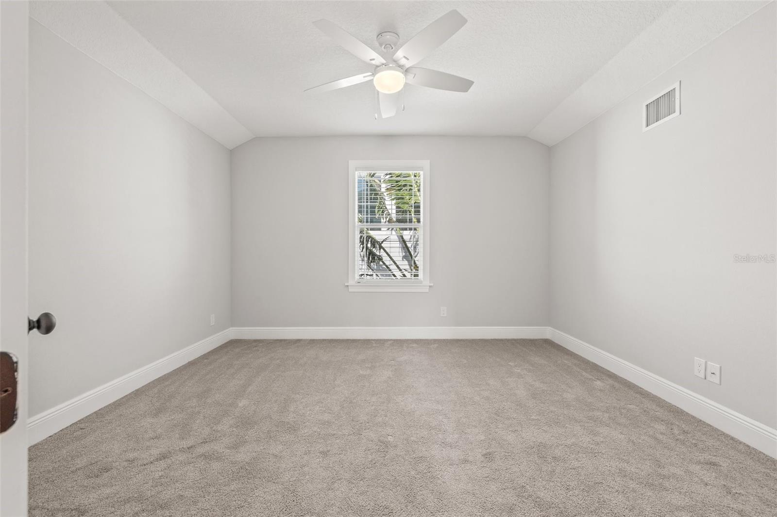 Image 32 of 44 For 445 29th Avenue N