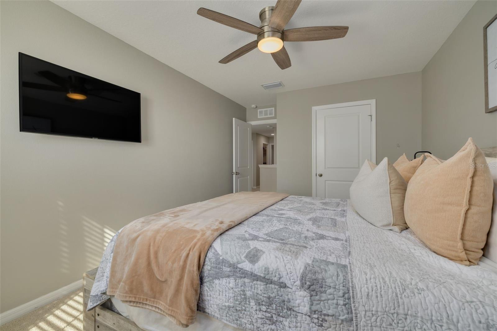 Image 36 of 70 For 7518 Tuscan Bay Circle