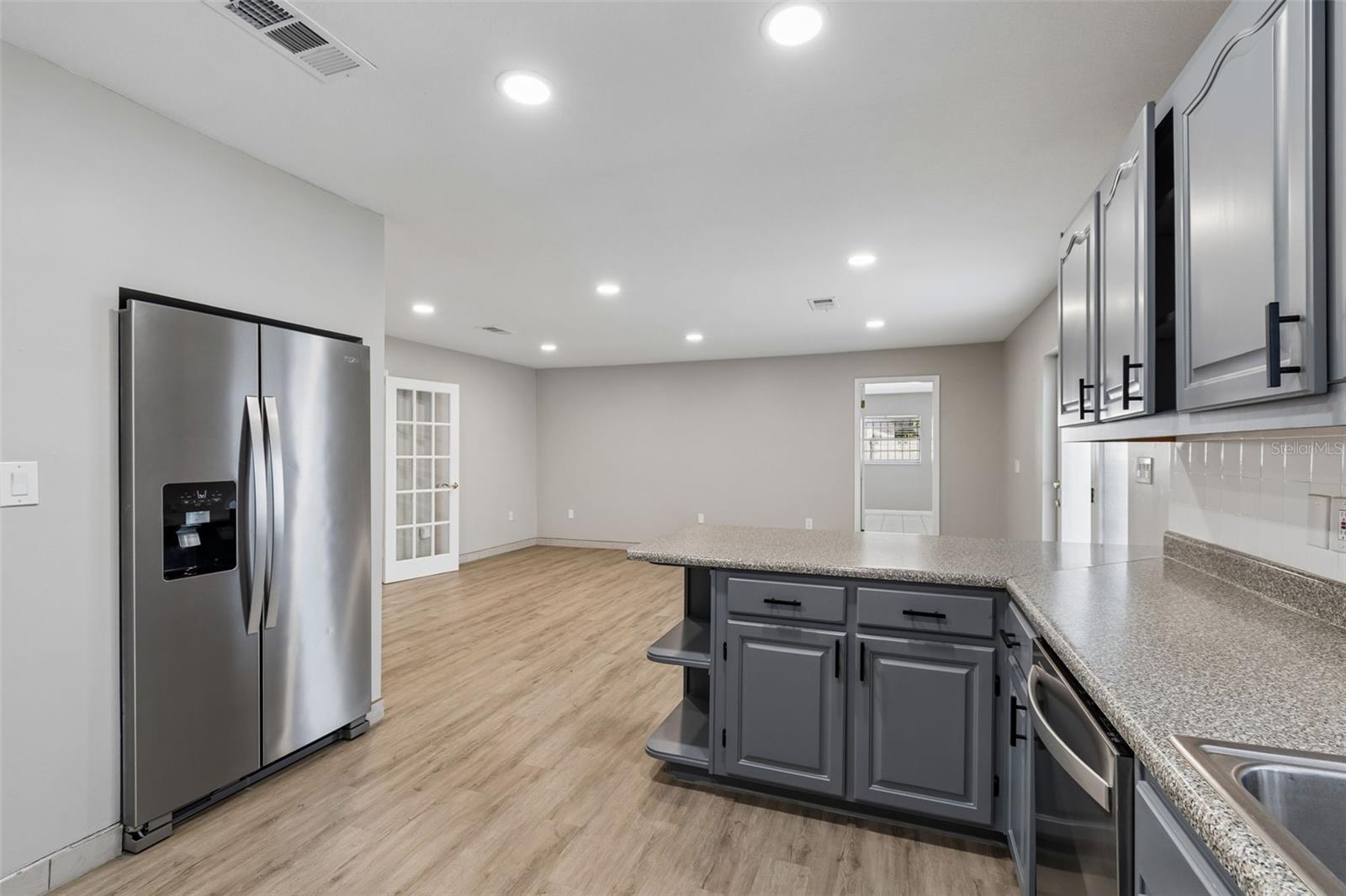 Image 10 of 41 For 6705 Ralston Beach Circle