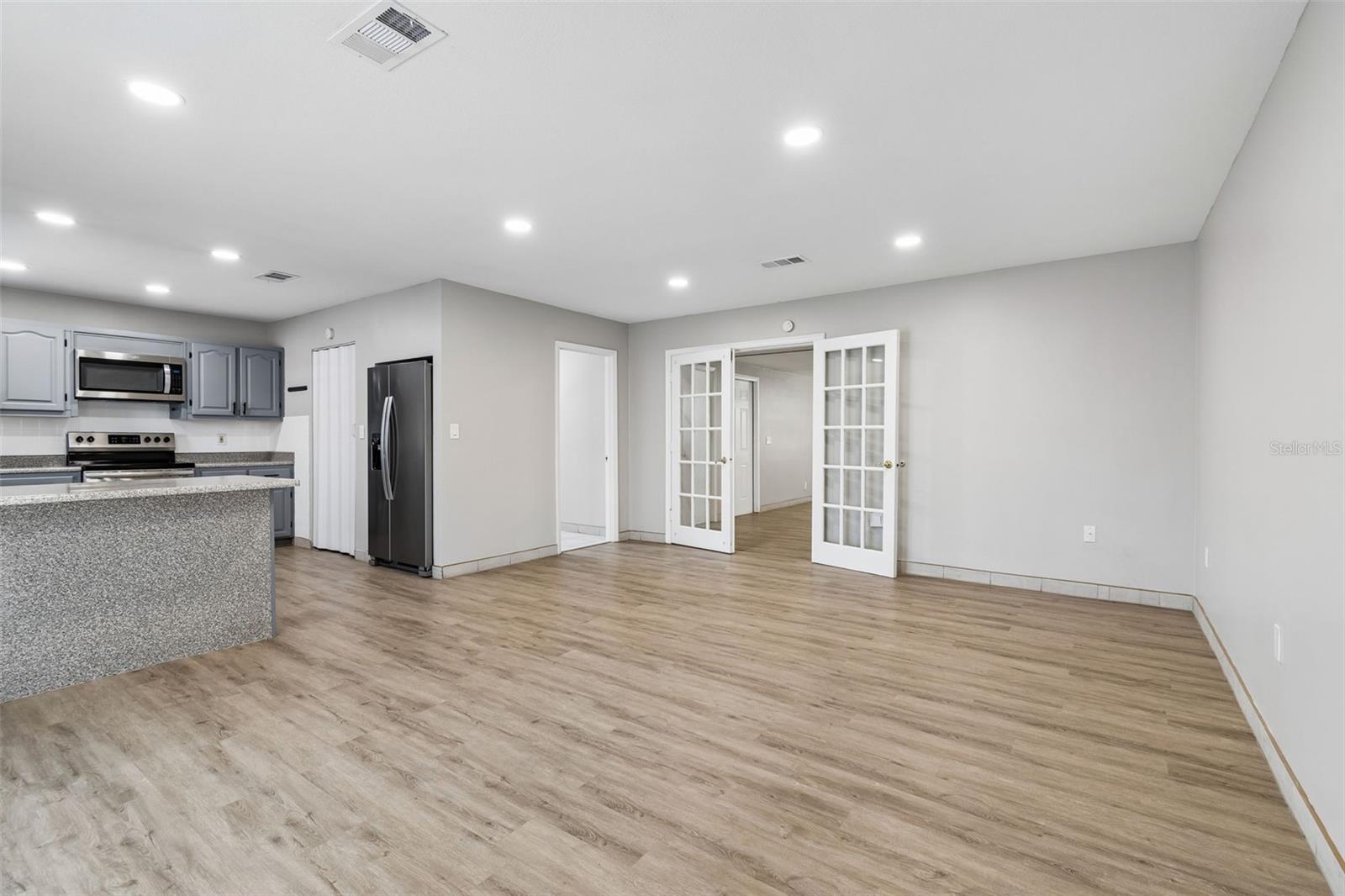 Image 11 of 41 For 6705 Ralston Beach Circle