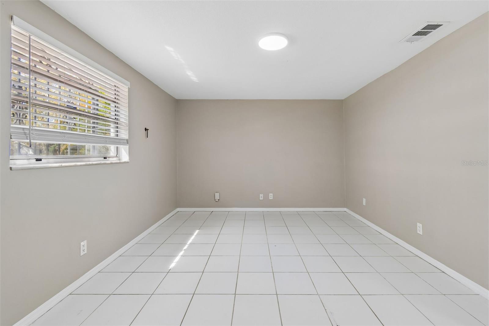 Image 16 of 41 For 6705 Ralston Beach Circle