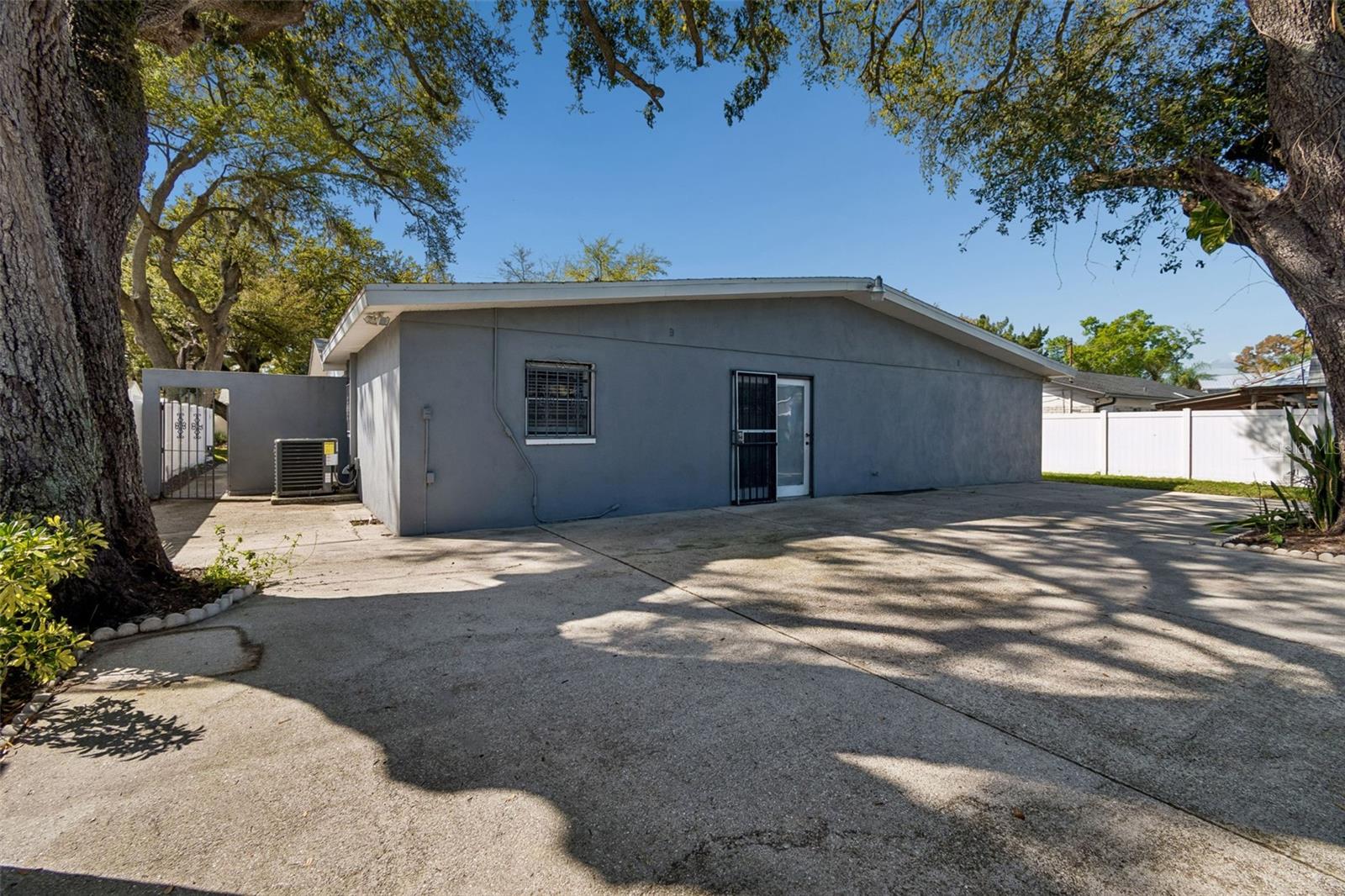 Image 32 of 41 For 6705 Ralston Beach Circle