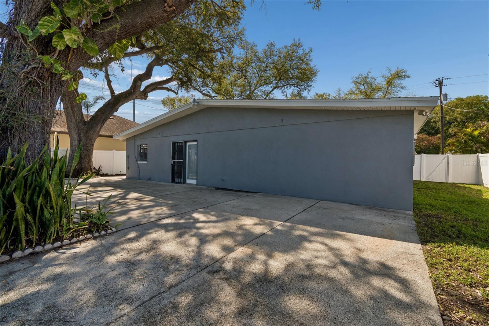 Image 35 of 41 For 6705 Ralston Beach Circle