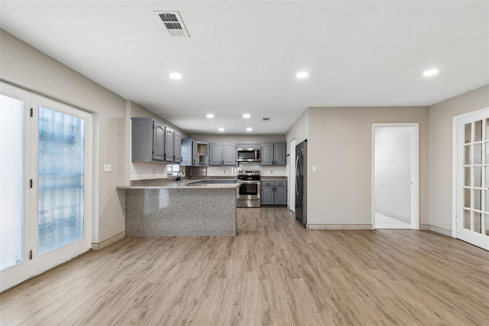 Image 5 of 41 For 6705 Ralston Beach Circle