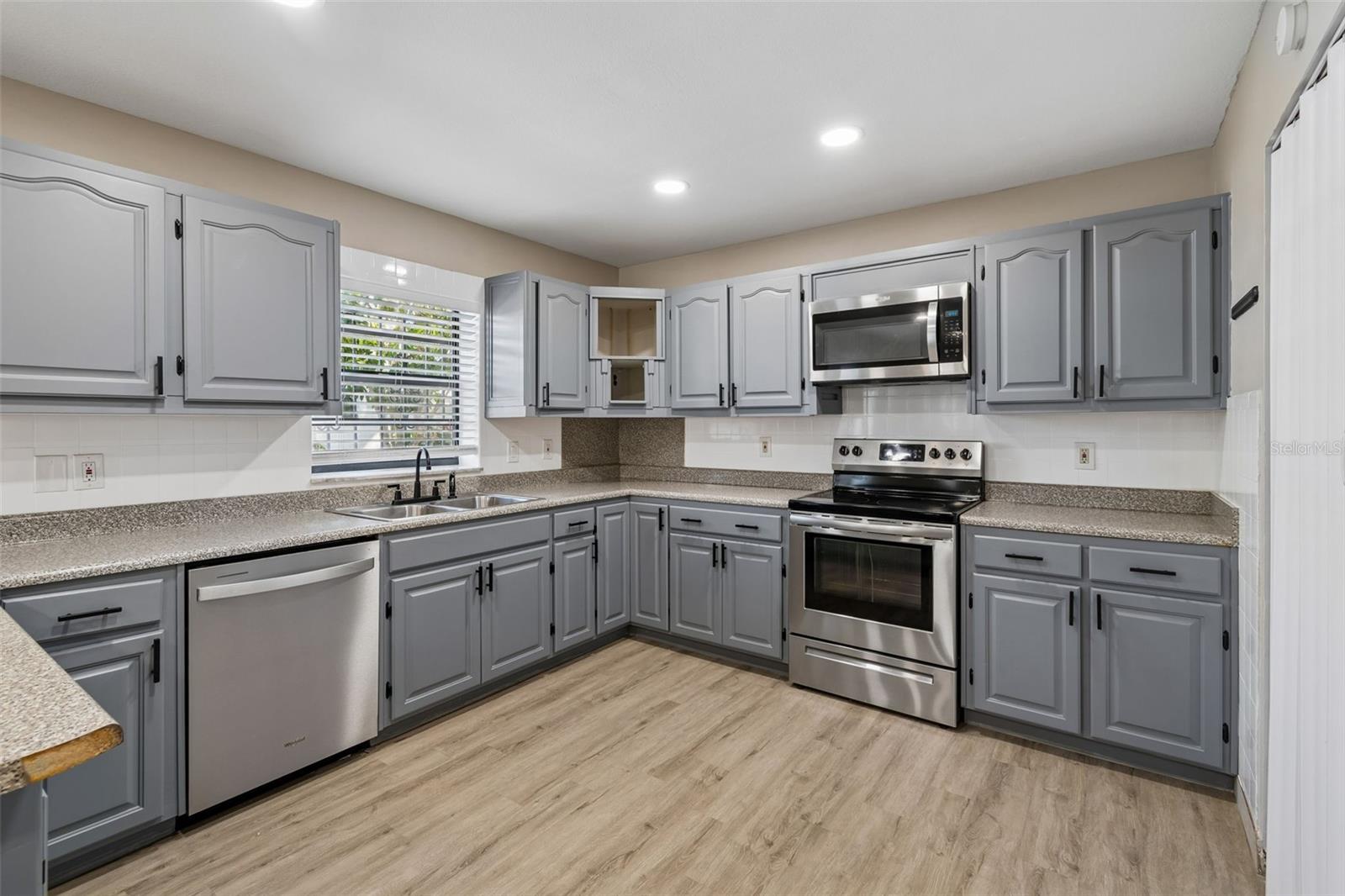 Image 9 of 41 For 6705 Ralston Beach Circle