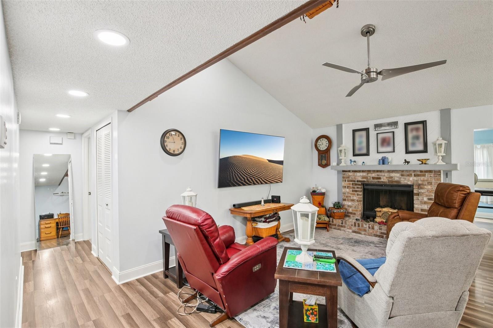 Image 4 of 40 For 3613 Coppertree Circle