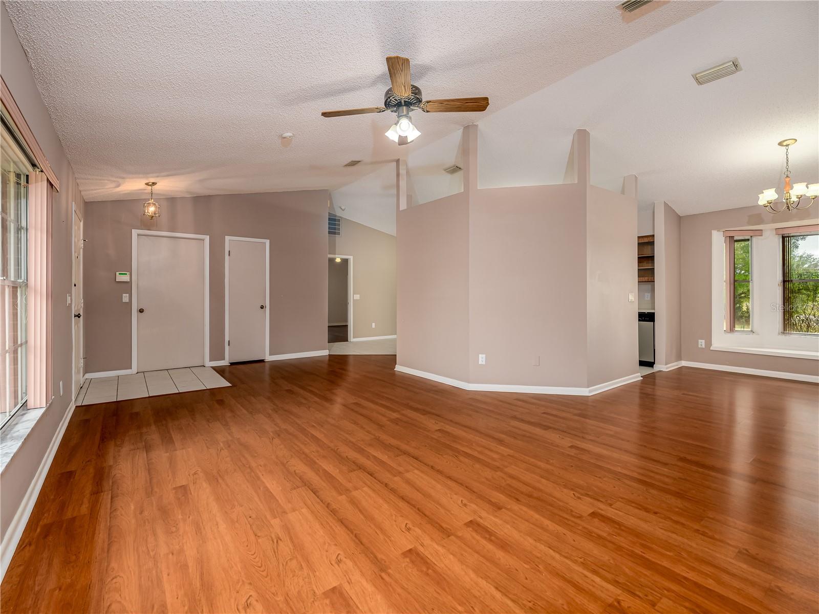 Image 15 of 44 For 24180 Landing Drive