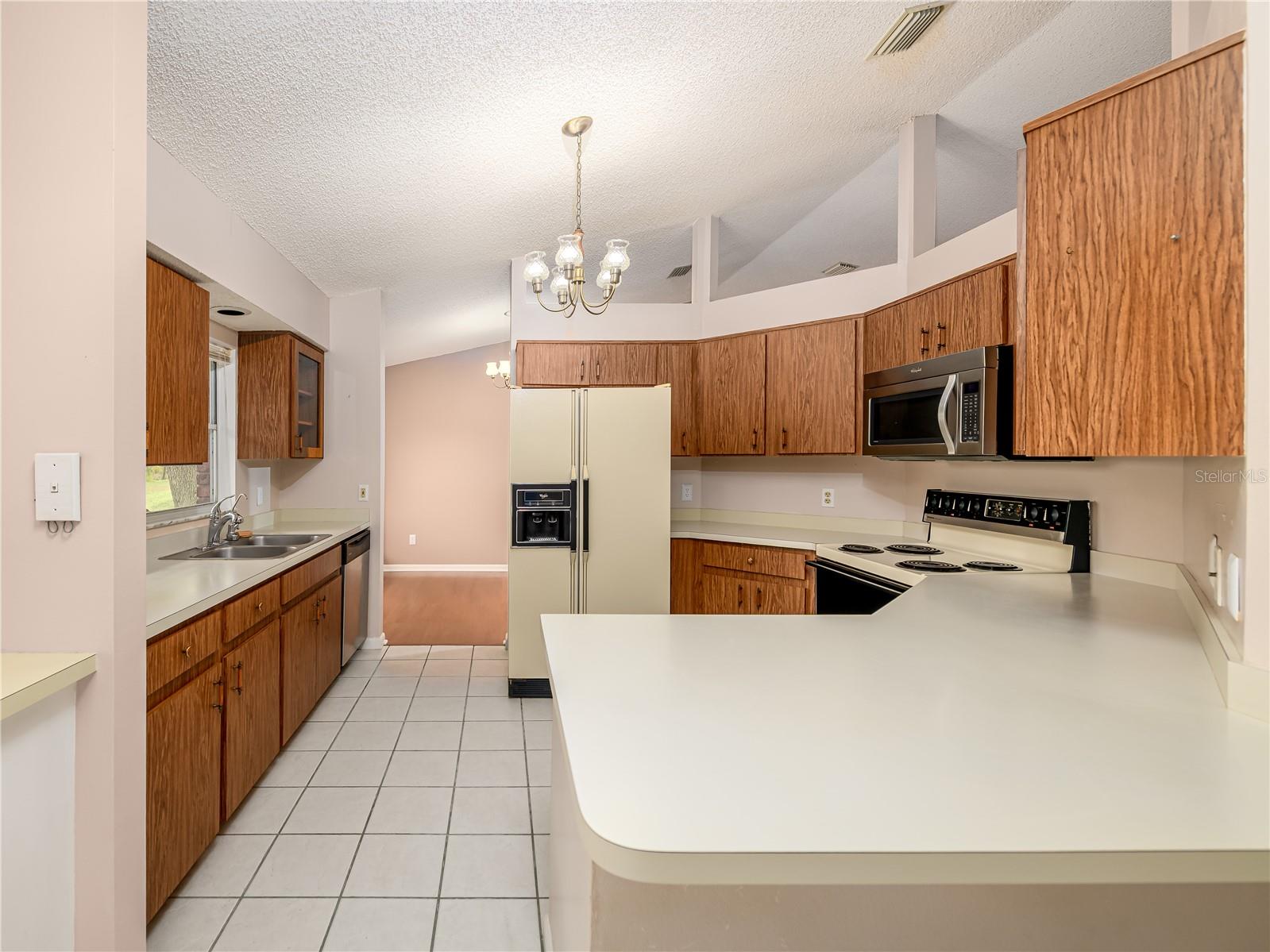 Image 17 of 44 For 24180 Landing Drive