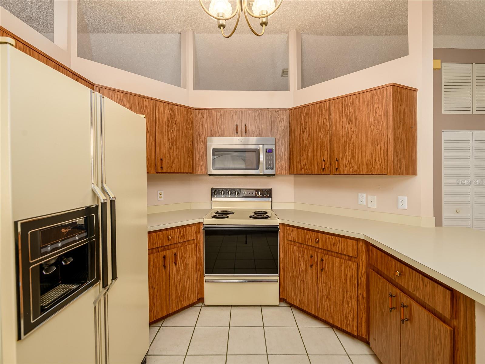 Image 18 of 44 For 24180 Landing Drive