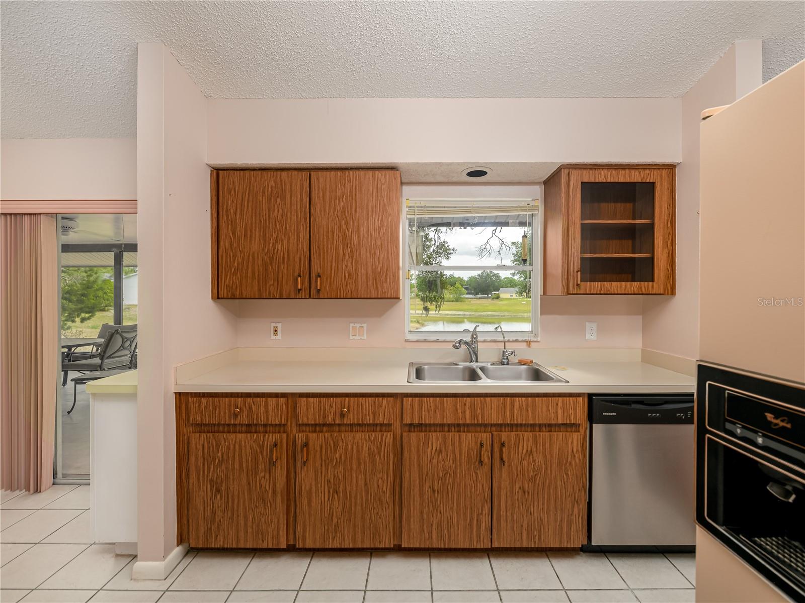 Image 19 of 44 For 24180 Landing Drive