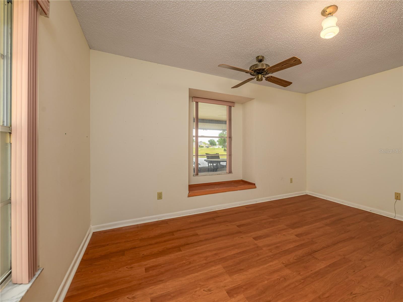 Image 22 of 44 For 24180 Landing Drive