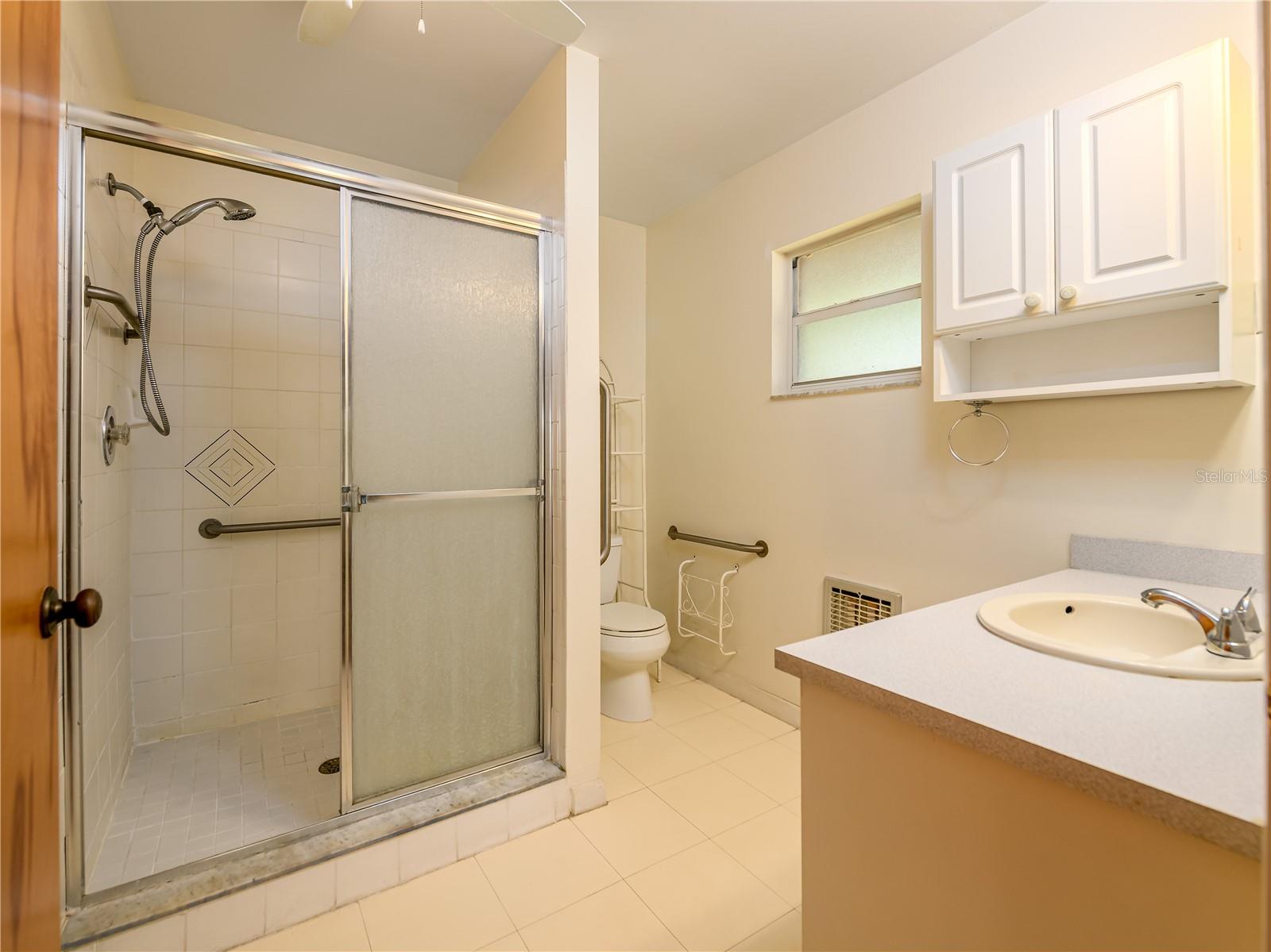 Image 24 of 44 For 24180 Landing Drive