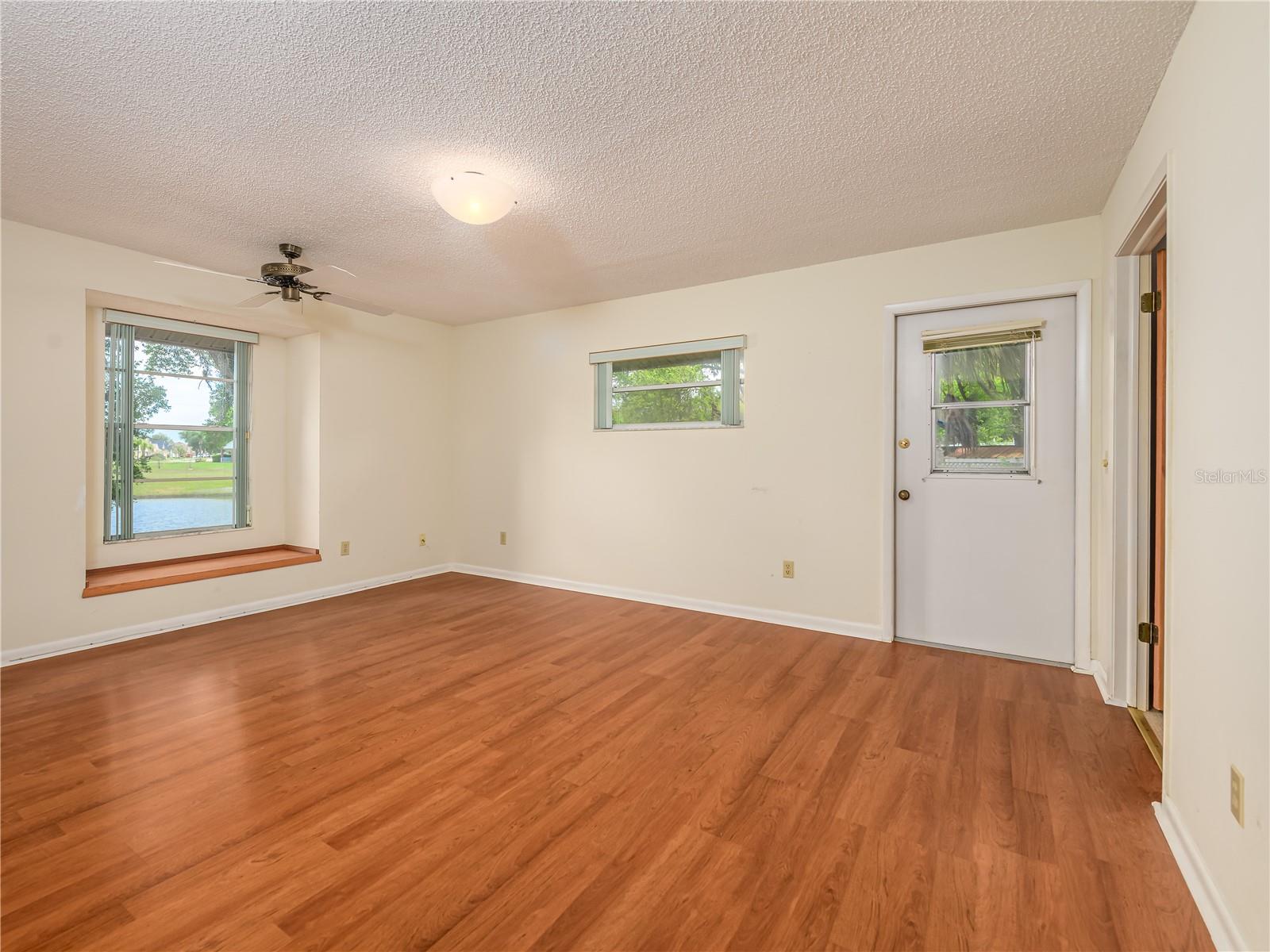 Image 26 of 44 For 24180 Landing Drive