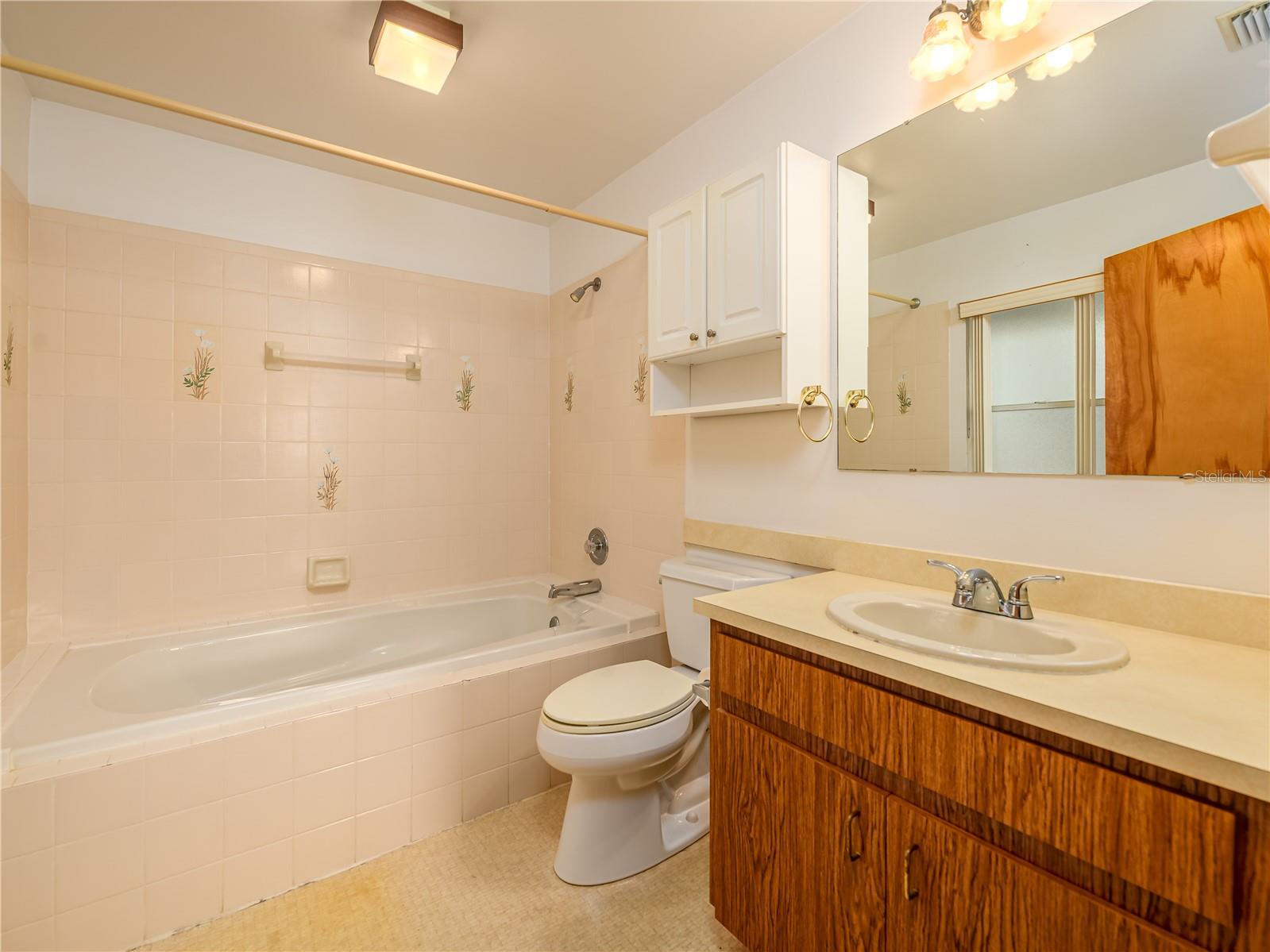 Image 29 of 44 For 24180 Landing Drive