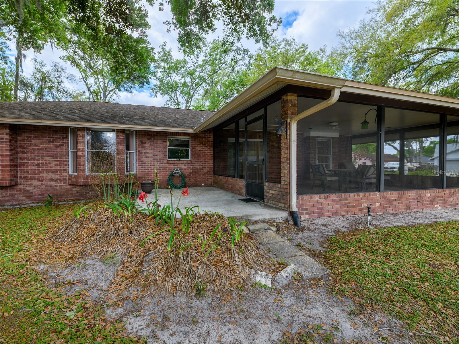 Image 32 of 44 For 24180 Landing Drive