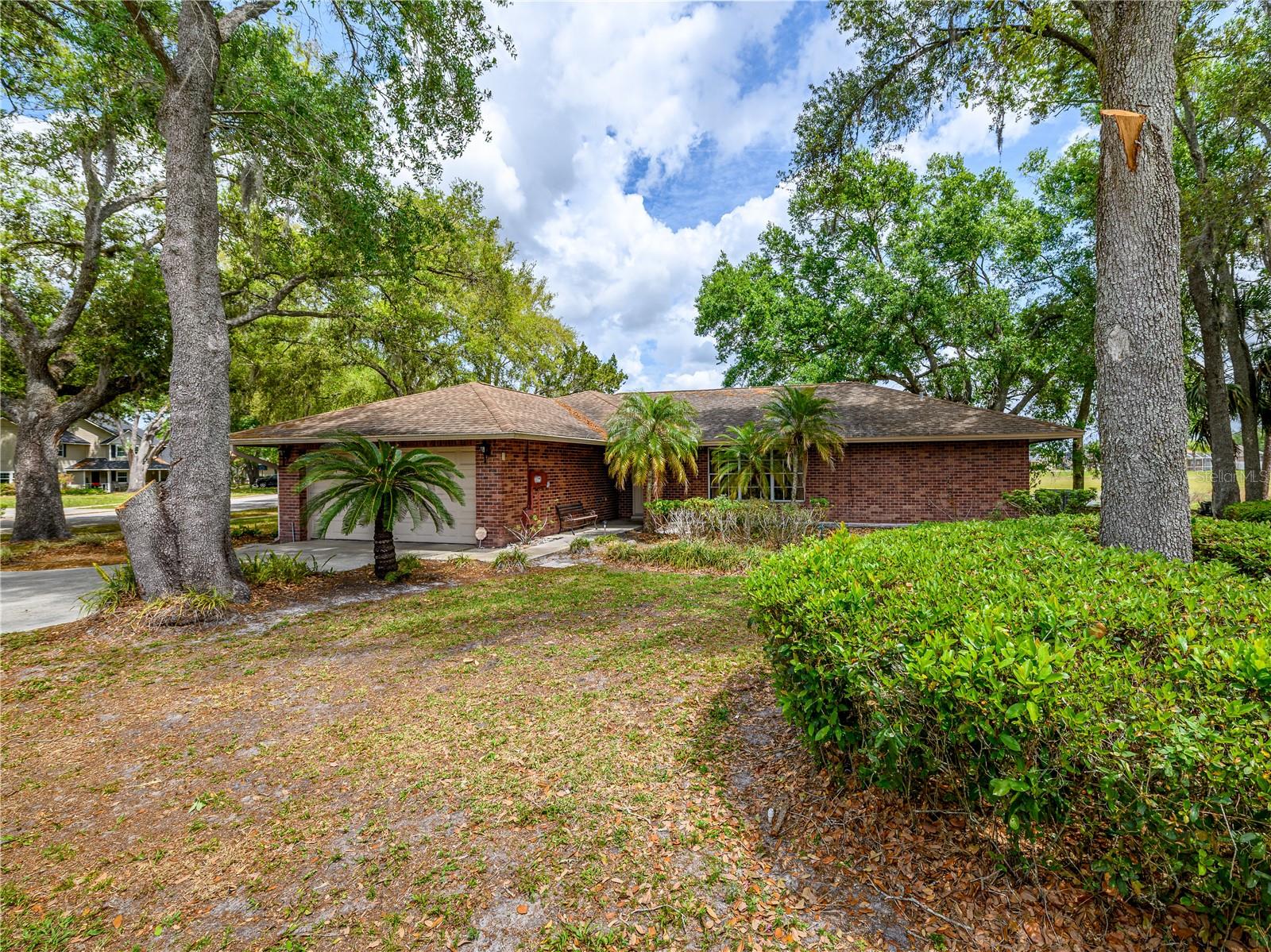 Image 9 of 44 For 24180 Landing Drive