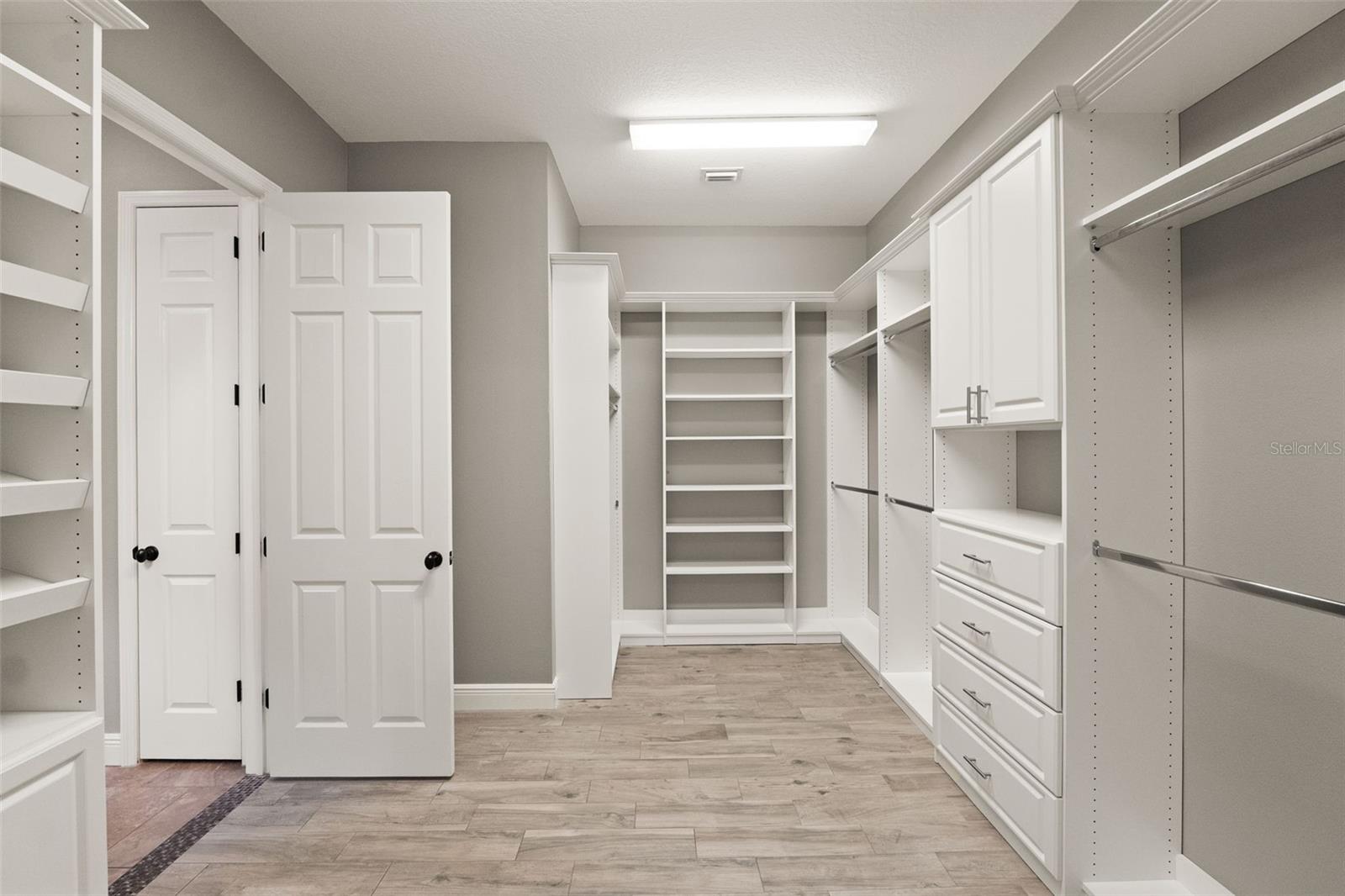 Image 22 of 41 For 7011 Covington Stone Avenue