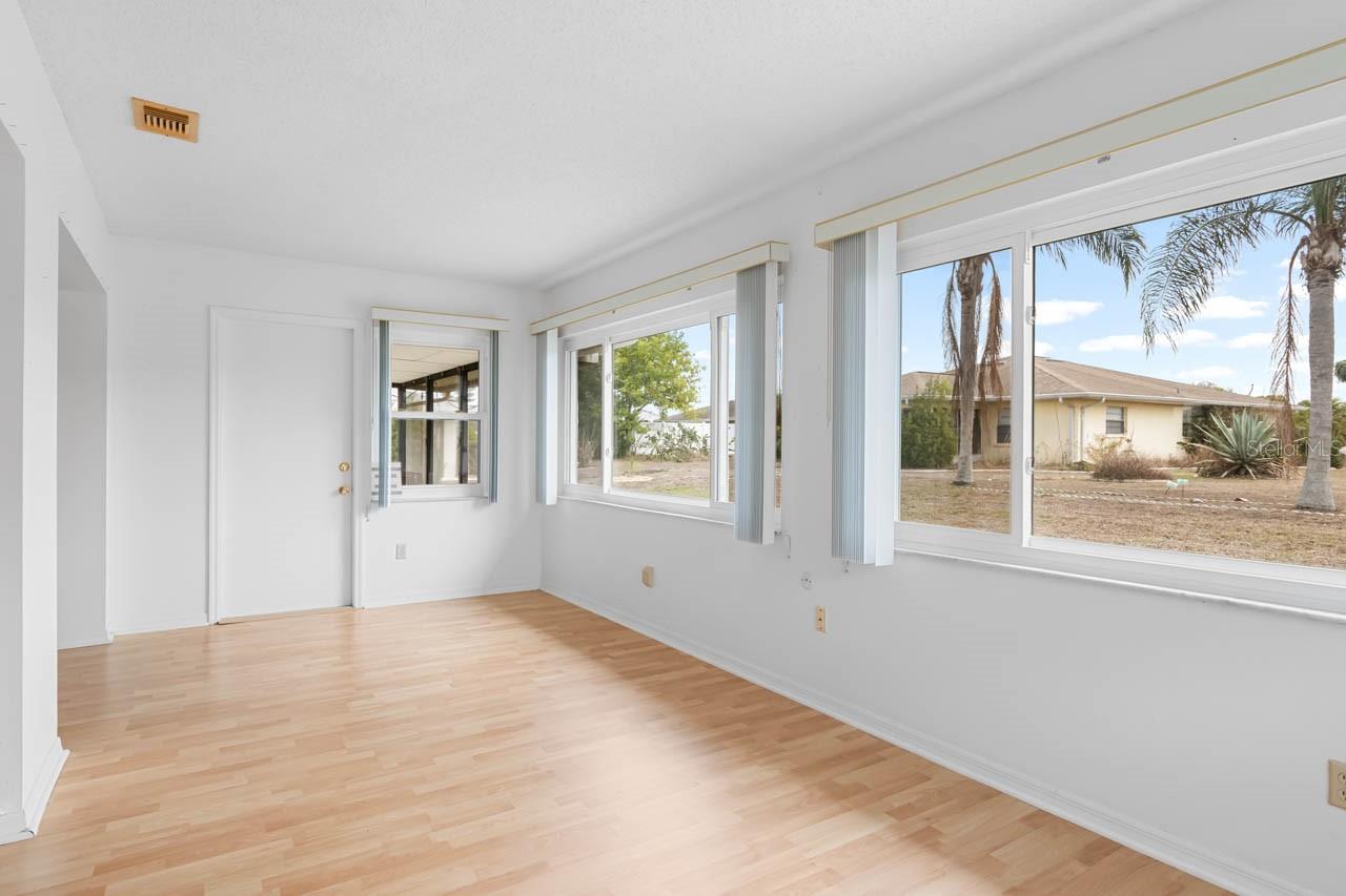 Image 11 of 45 For 656 Fort Duquesna Drive