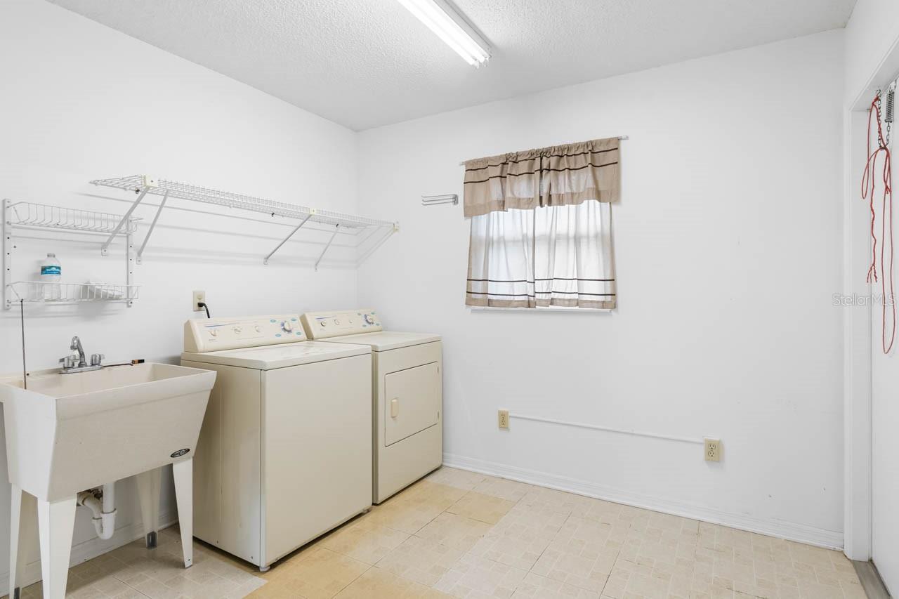 Image 24 of 45 For 656 Fort Duquesna Drive