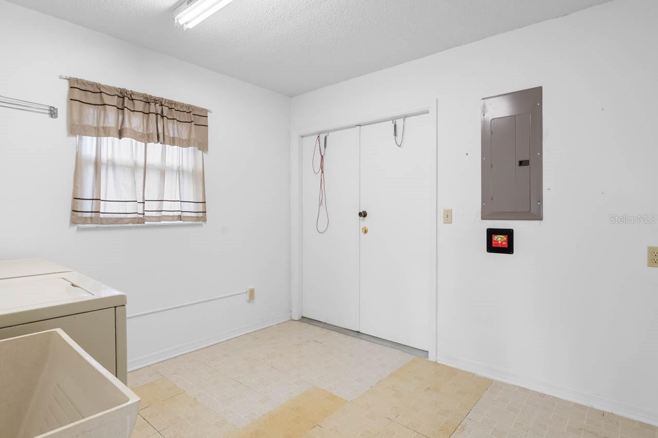 Image 25 of 45 For 656 Fort Duquesna Drive