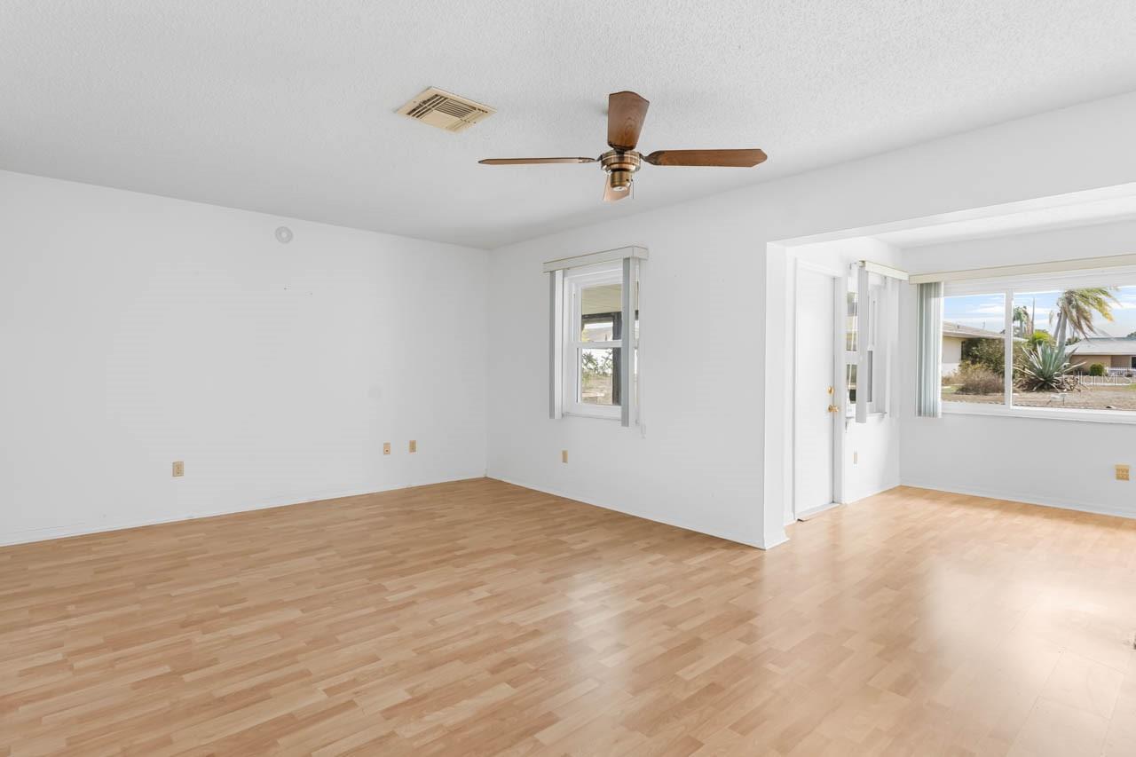 Image 6 of 45 For 656 Fort Duquesna Drive