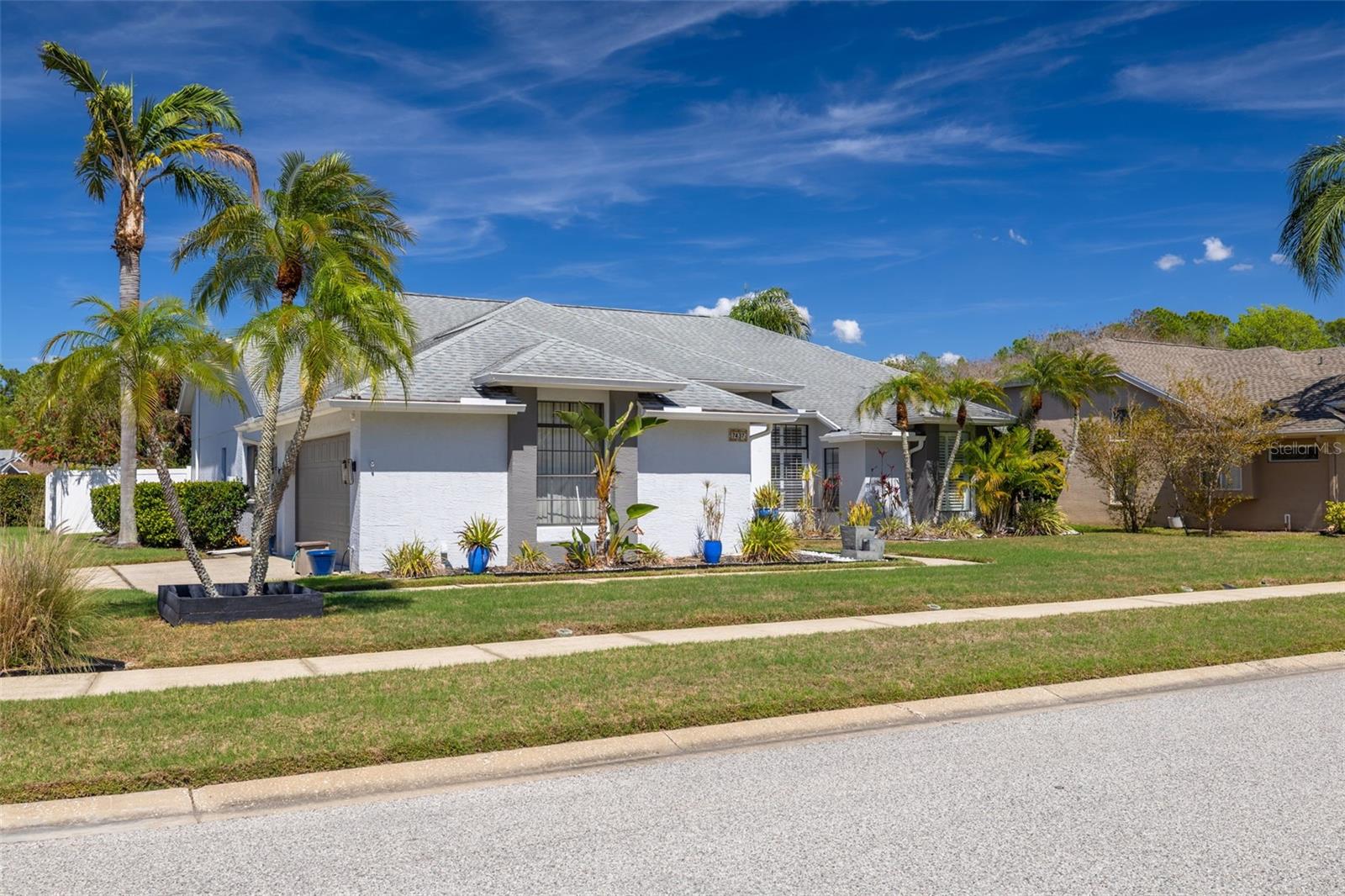 Listing photo id 8 for 7437 Cheltnam Court